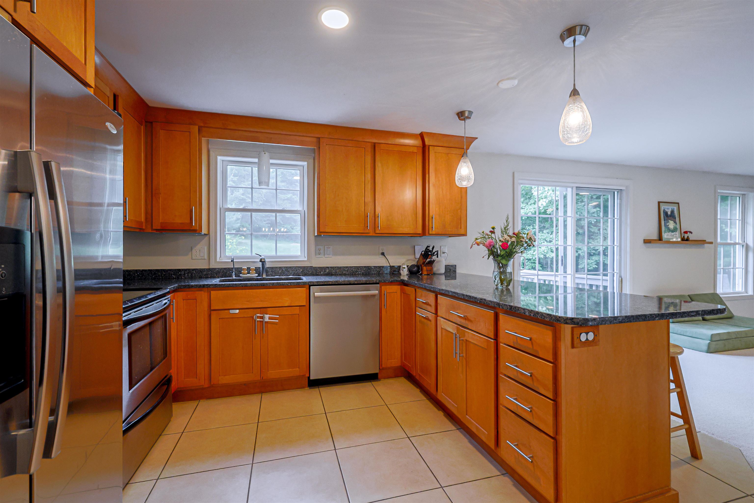 121 Birkdale Rd, Bedford, NH 03110