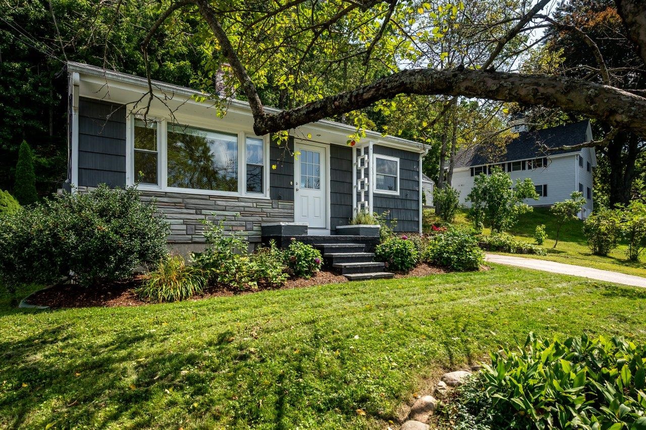 6 Floral Ave, Dover, NH 03820