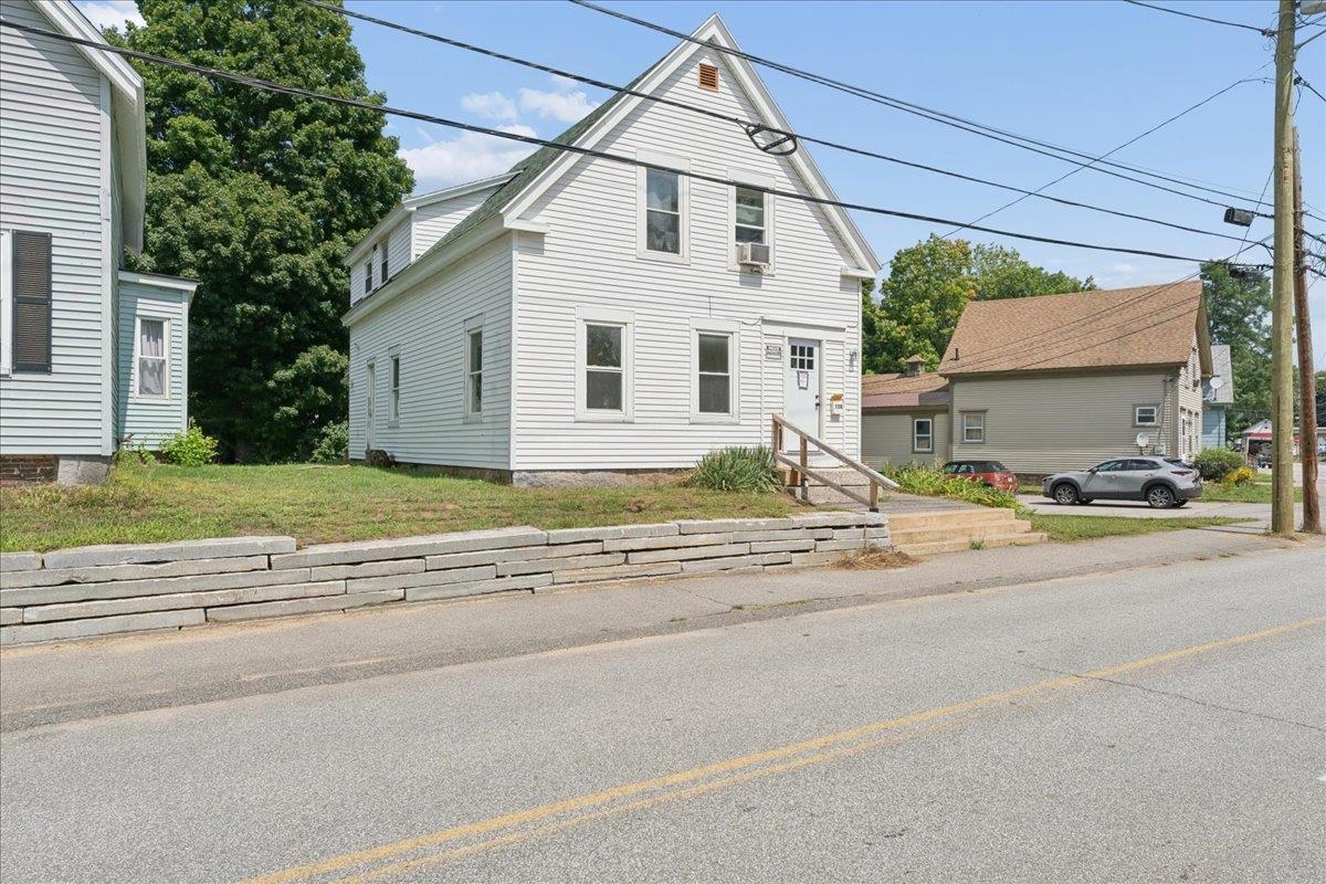 38 Bowman St, Laconia, NH 03246