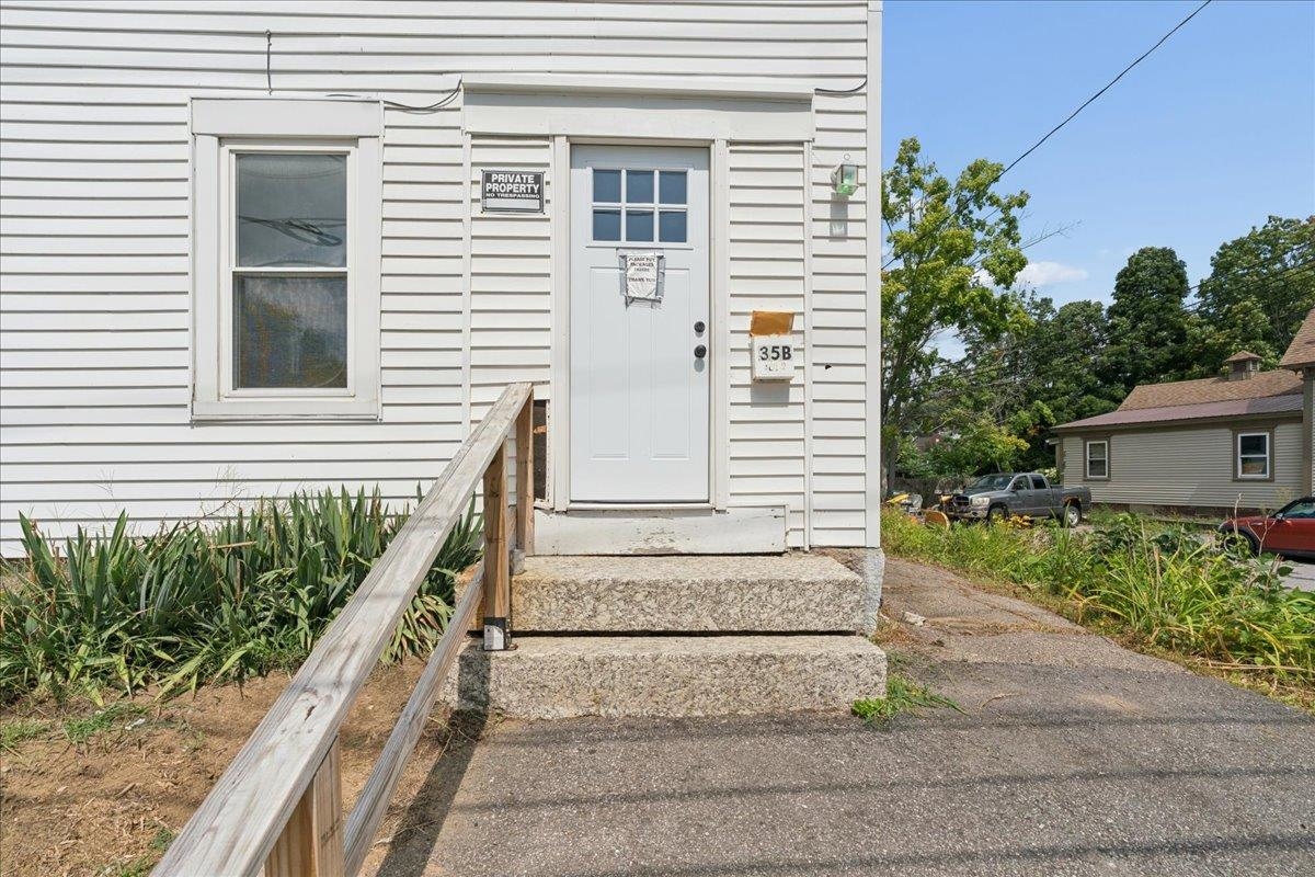 38 Bowman St, Laconia, NH 03246