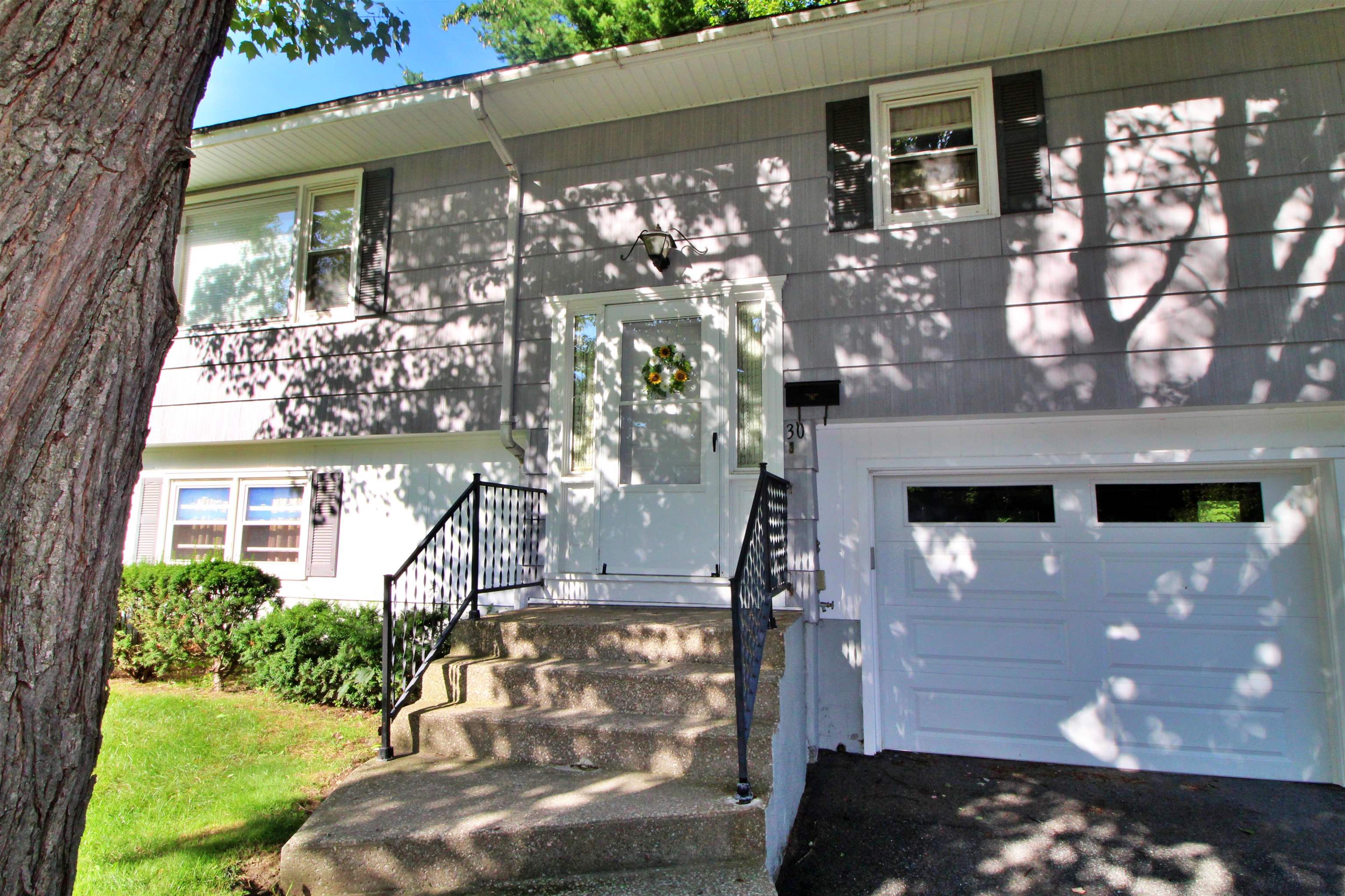 2nd image of 30 Roseade Pkwy, Burlington, VT 05408 | MLS# 5106720
