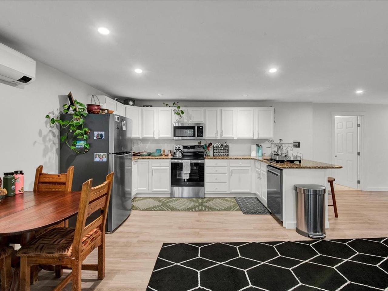 2-Bedroom Unit 26073405
