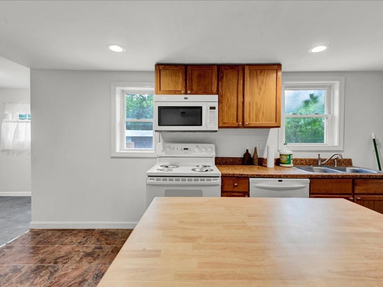 3-Bedroom Unit 26073429