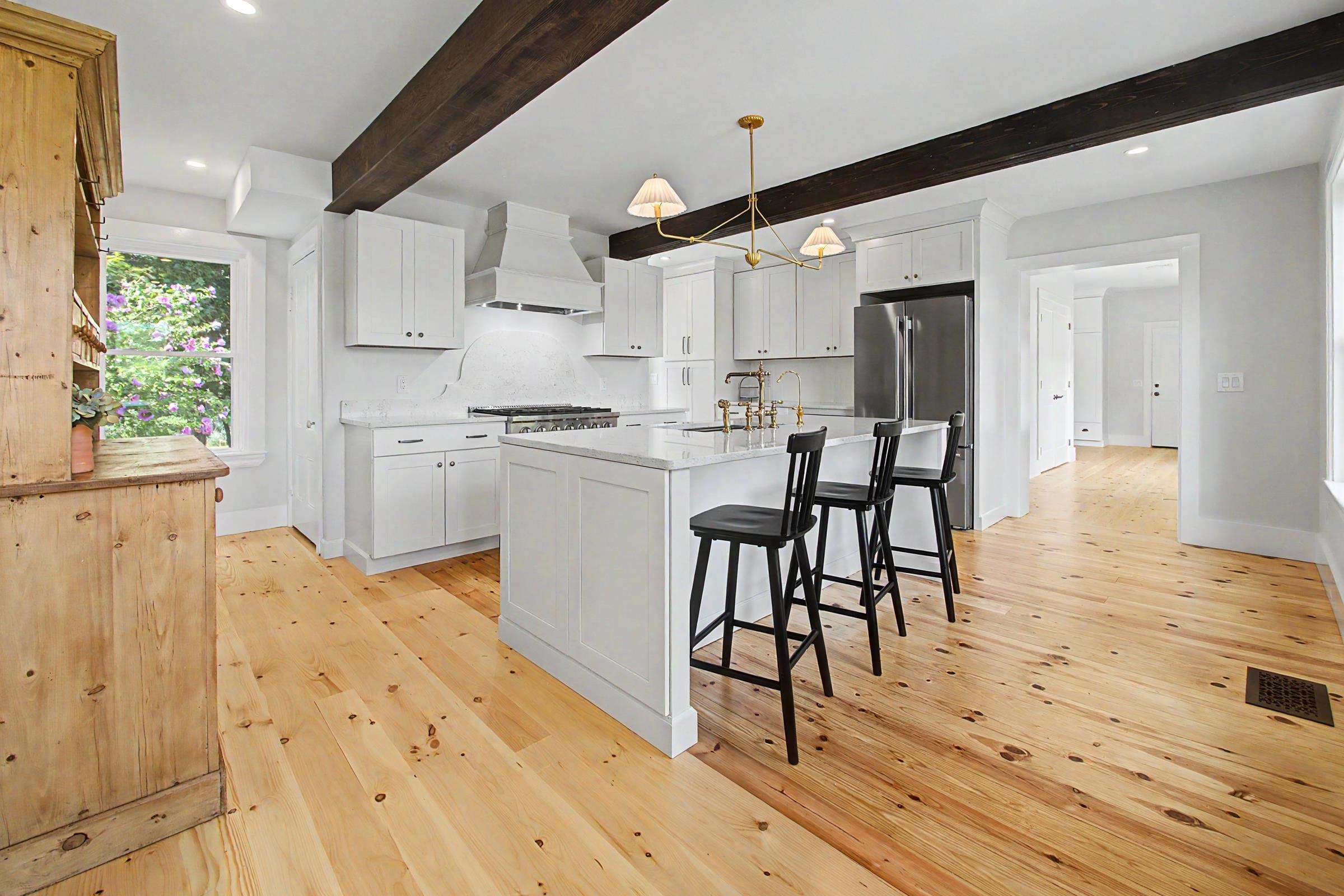 638 Post Rd, Greenland, NH 03840