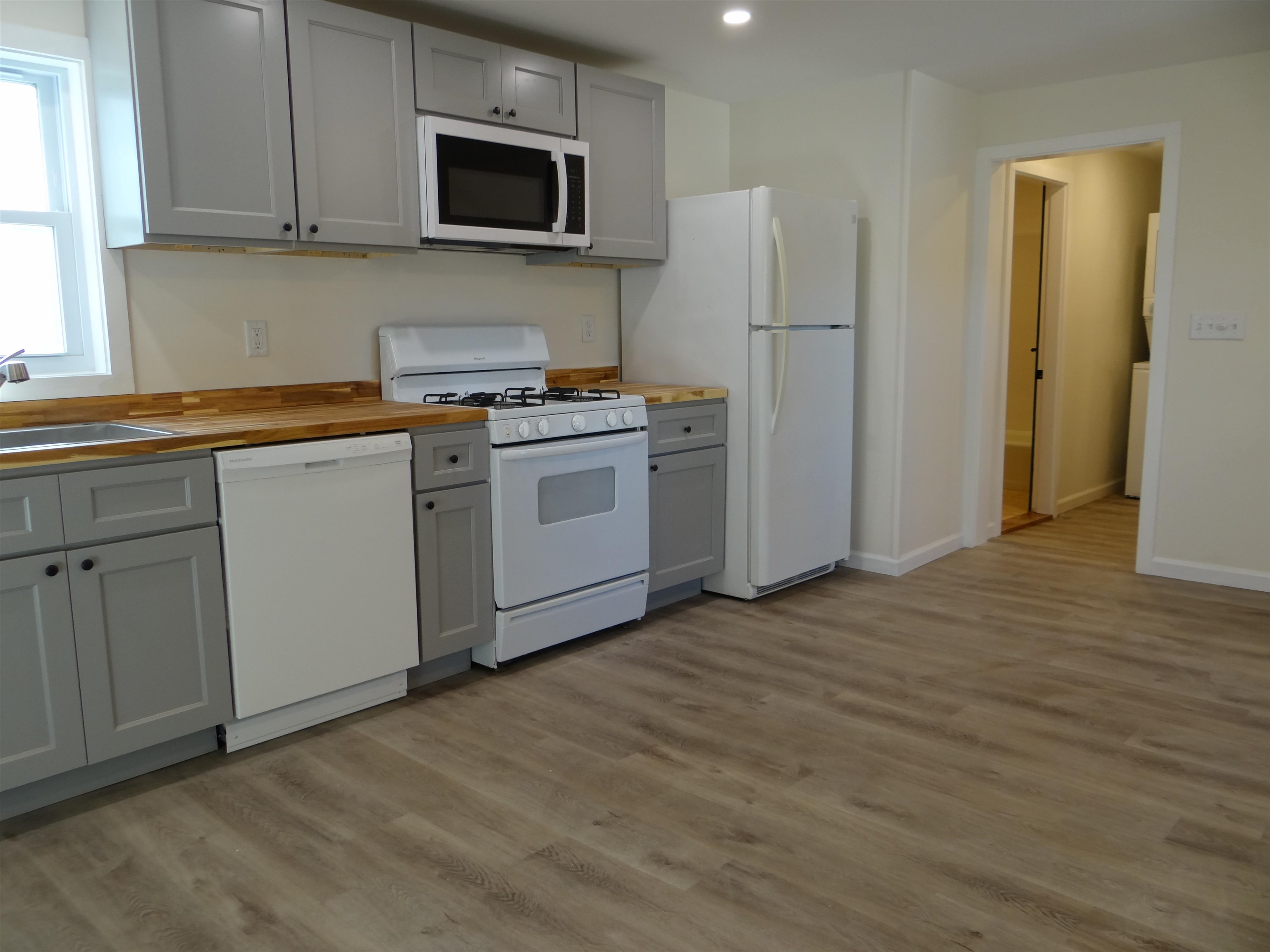 25 B School St #25B, Canaan, NH 03741