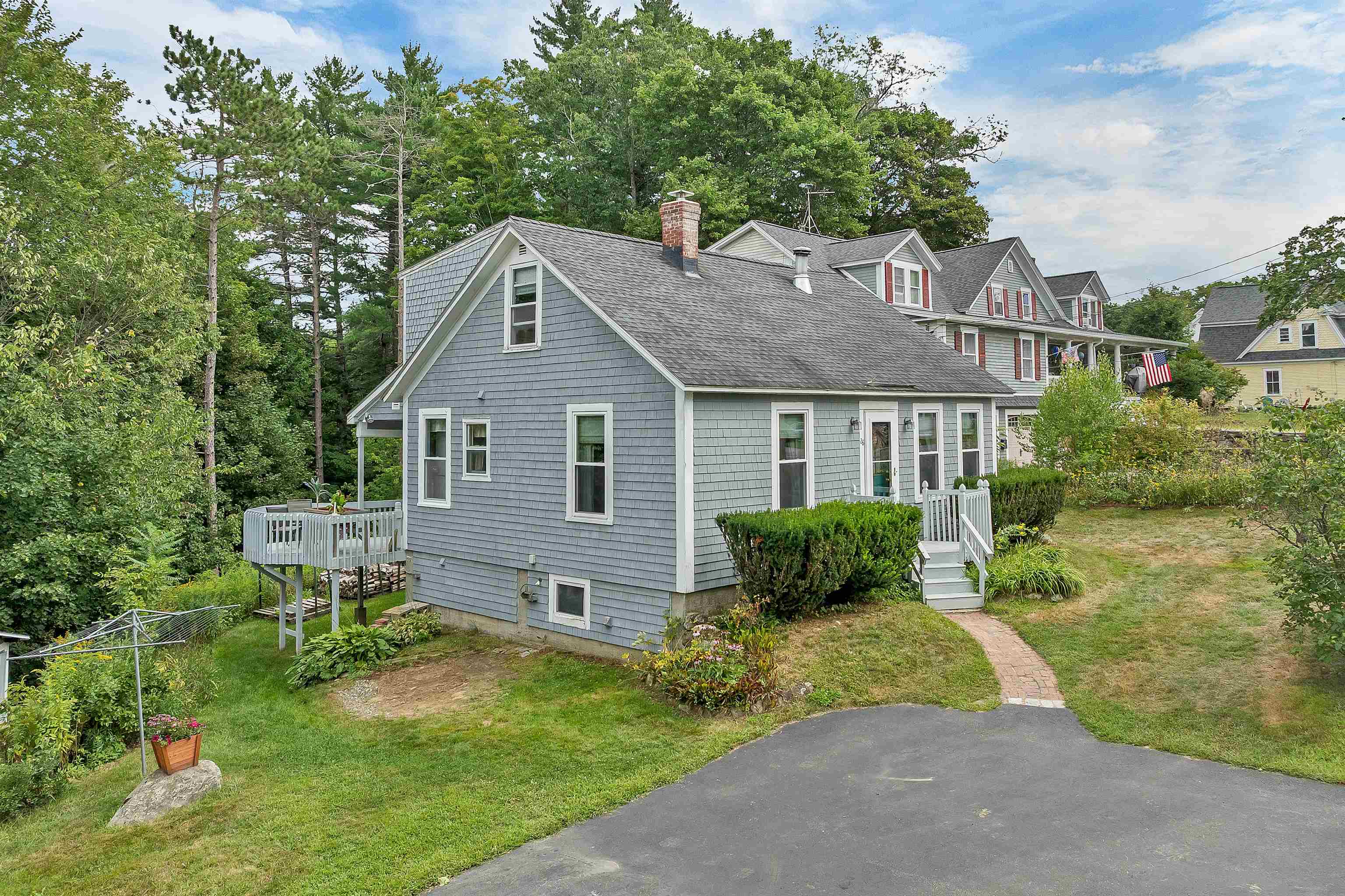 28 S Main St, Pittsfield, NH 03263