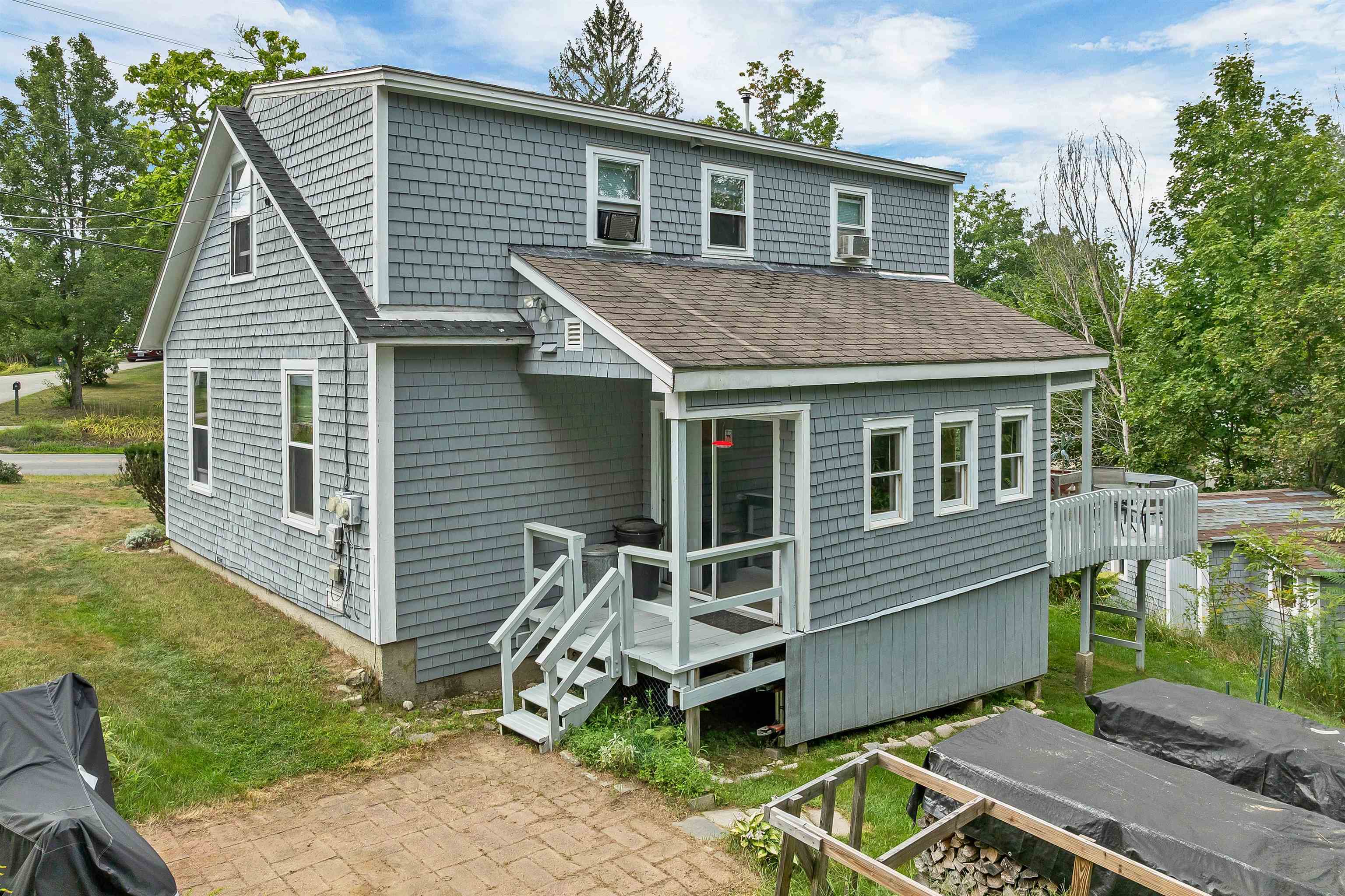 28 S Main St, Pittsfield, NH 03263