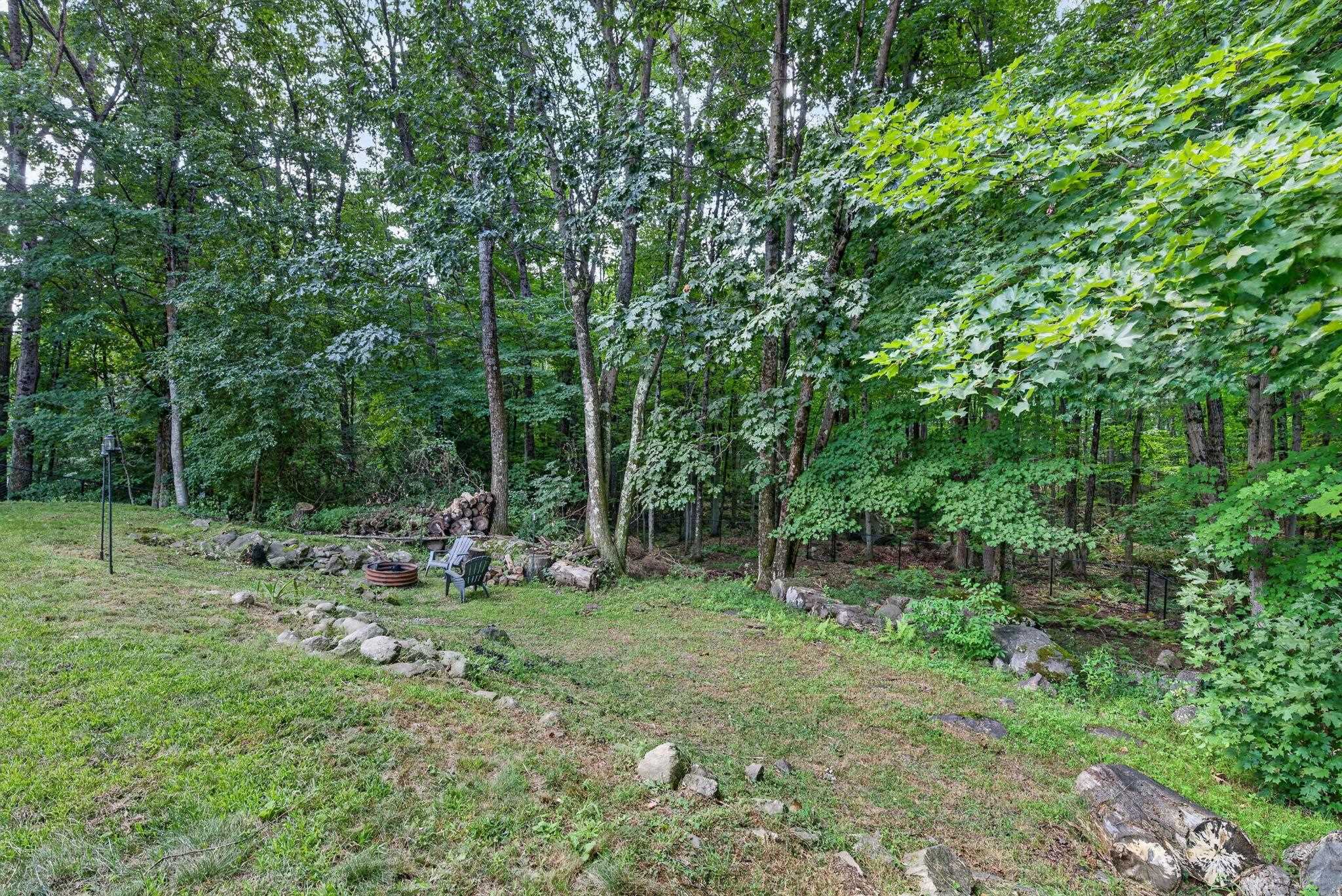 13 Helen Dr, Hooksett, NH 03106