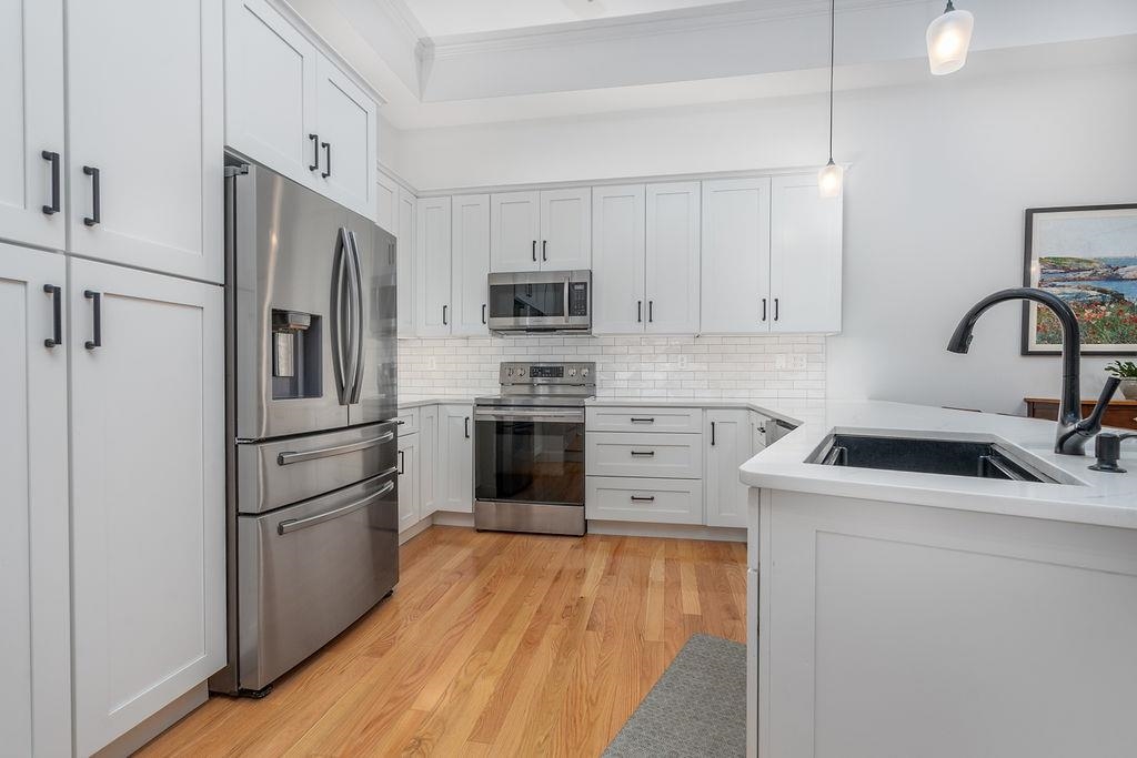 61 Clearwater Dr, Dover, NH 03820