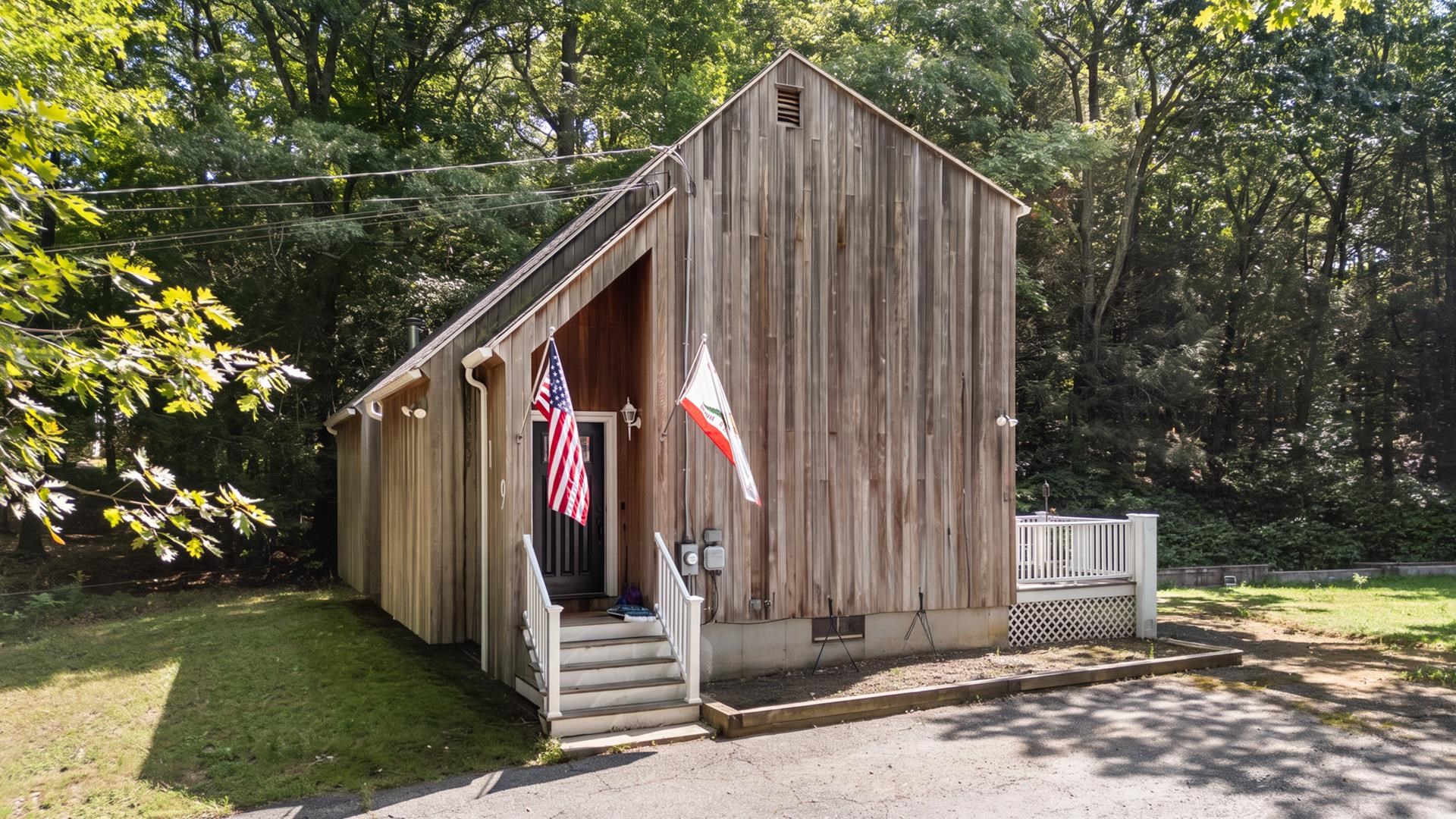 19 Jade Ct, Derry, NH 03038