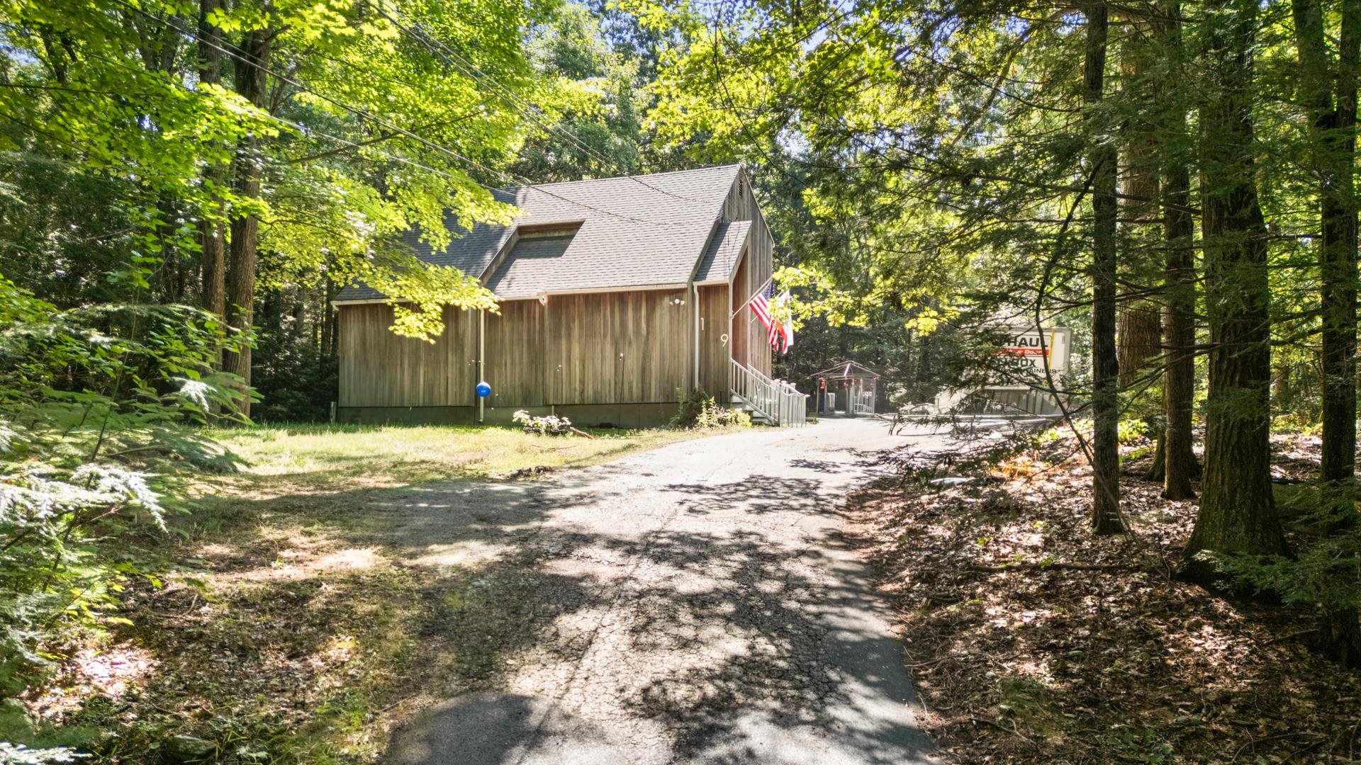 19 Jade Ct, Derry, NH 03038