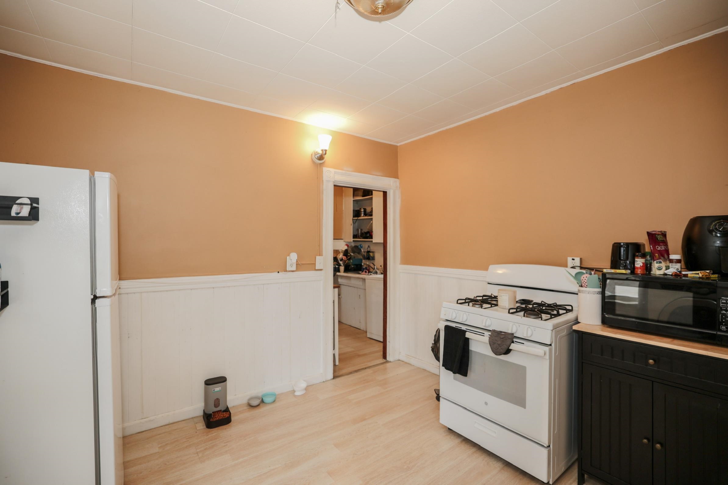67 Wilson St, Manchester, NH 03103