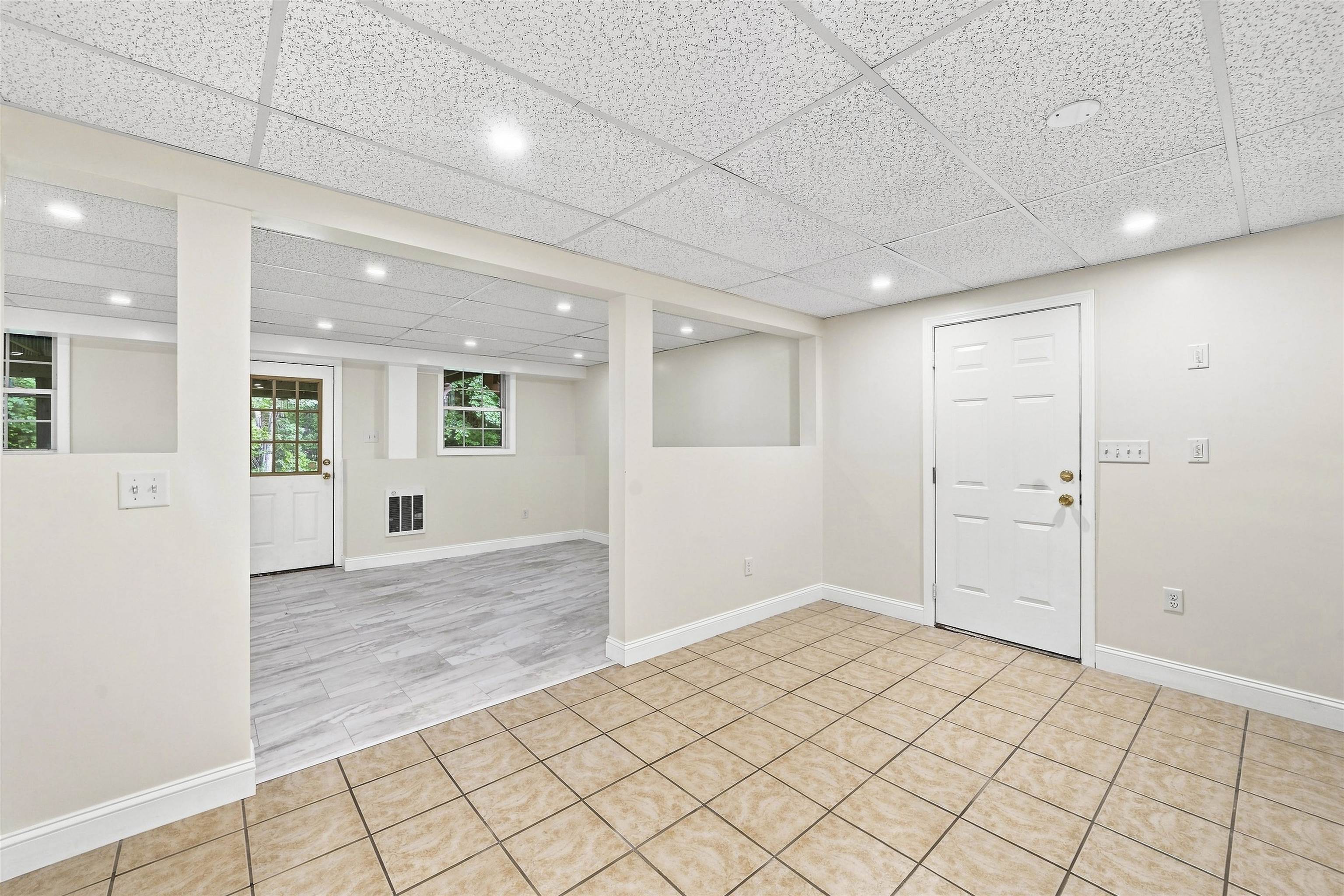 9 Alexandra Dr, Pelham, NH 03076