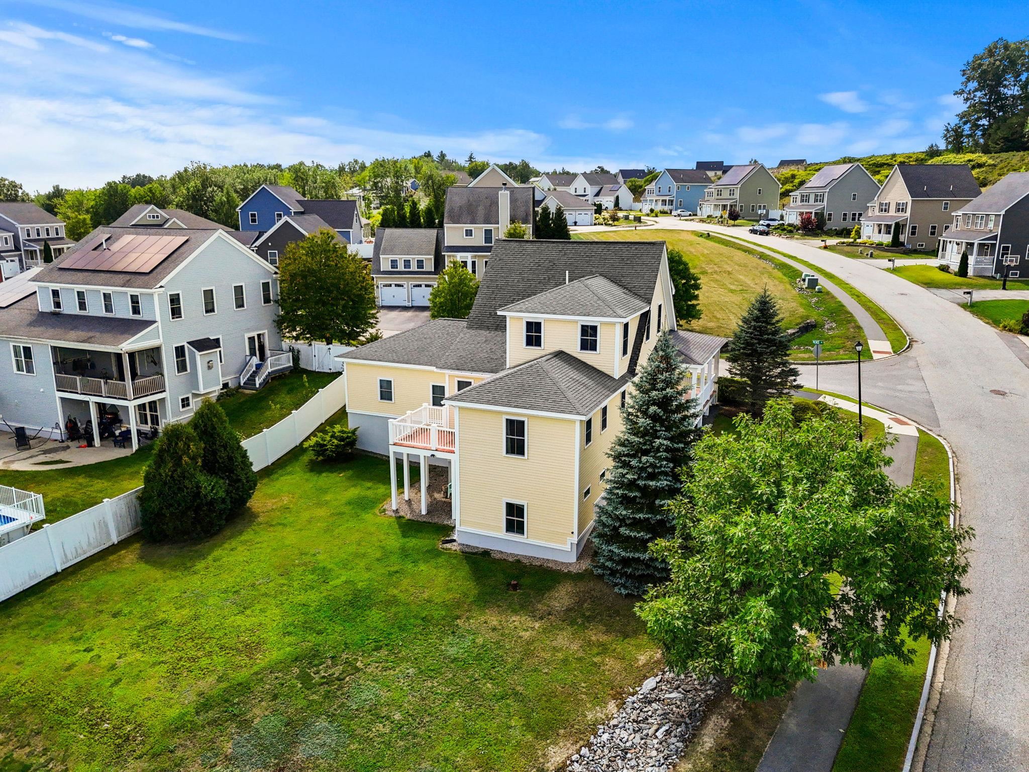 2 Pierce Dr, Rochester, NH 03867