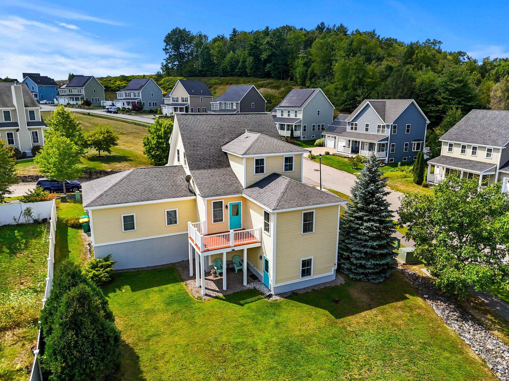 2 Pierce Dr, Rochester, NH 03867