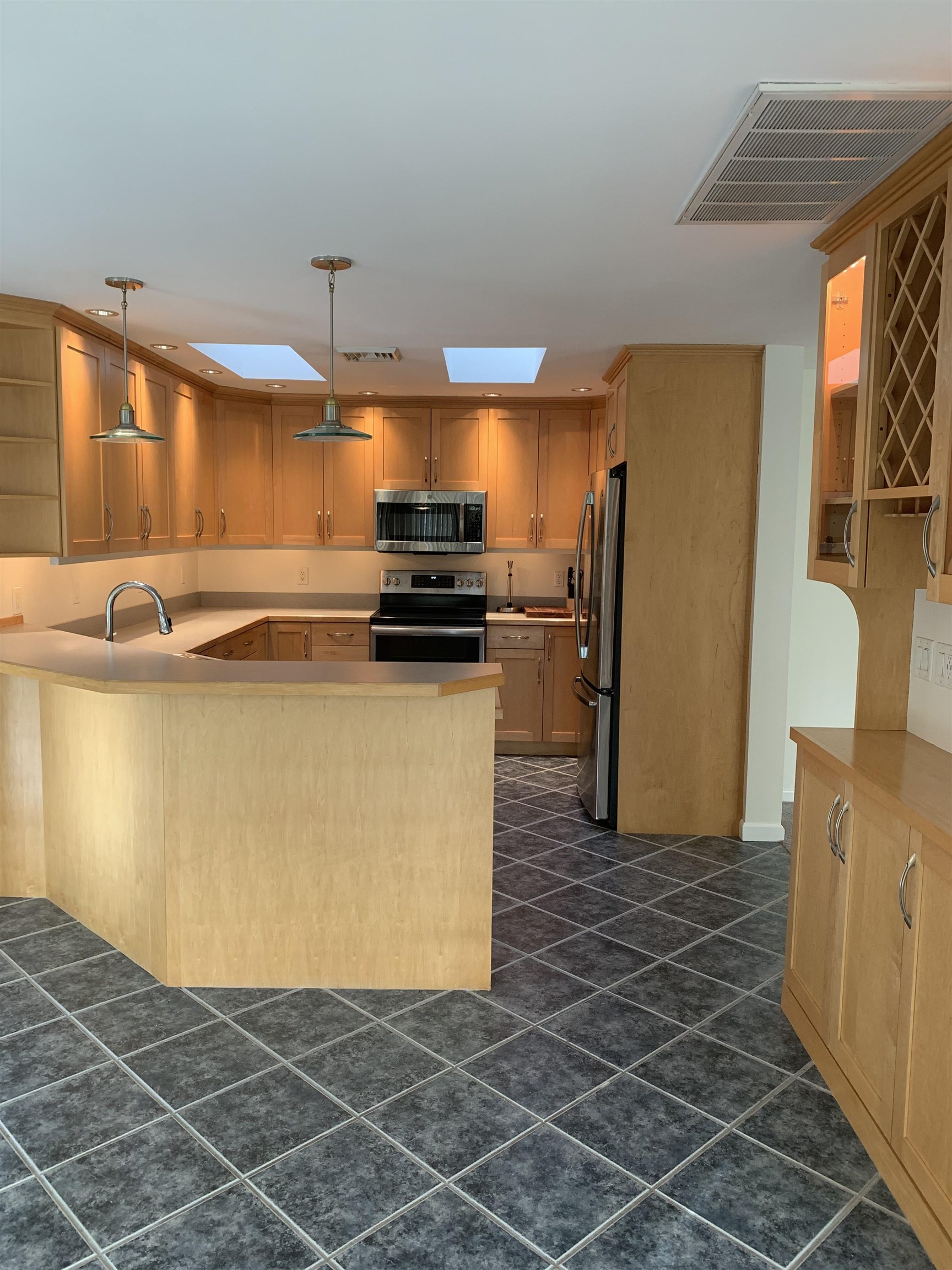16 Windsor Blvd, Londonderry, NH 03053