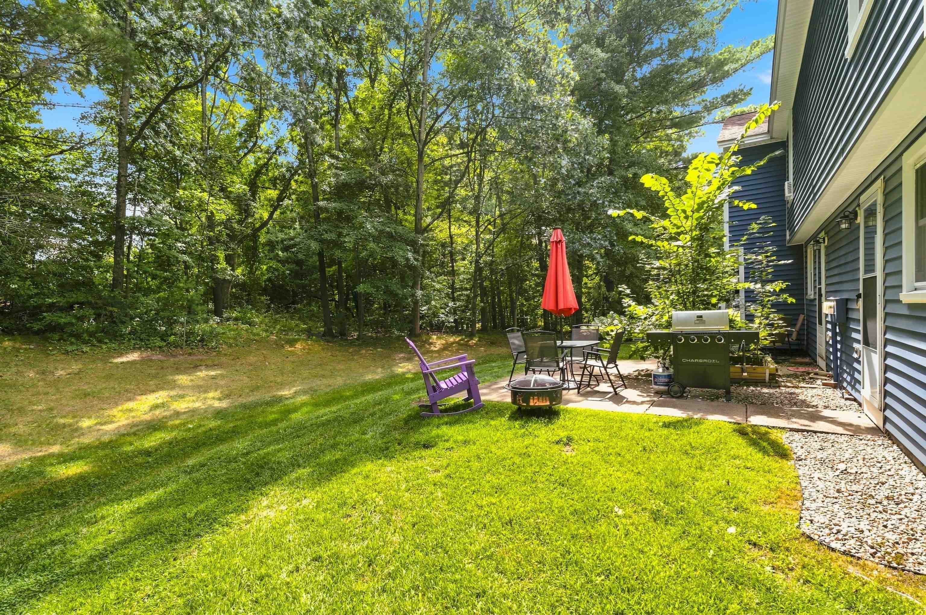 105 Stonegate Ln, Derry, NH 03038