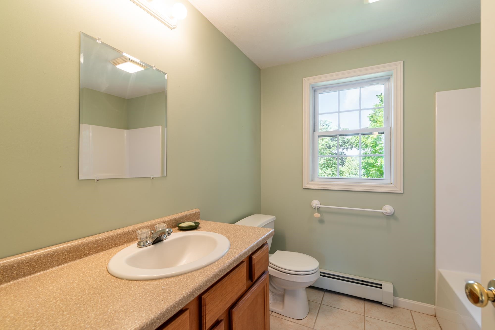 6 Nantucket Ct, Dover, NH 03820