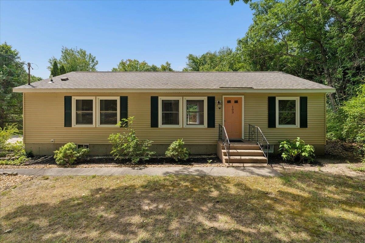 103 Hardy Rd, Londonderry, NH 03053