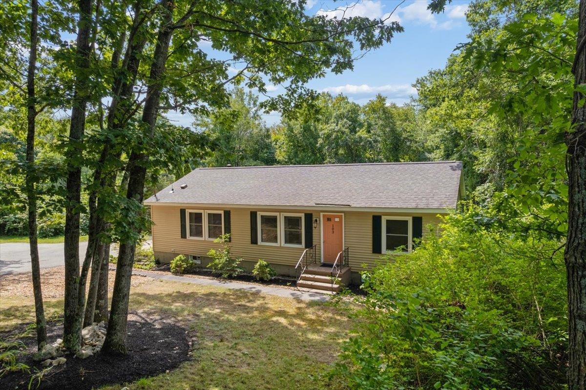 103 Hardy Rd, Londonderry, NH 03053