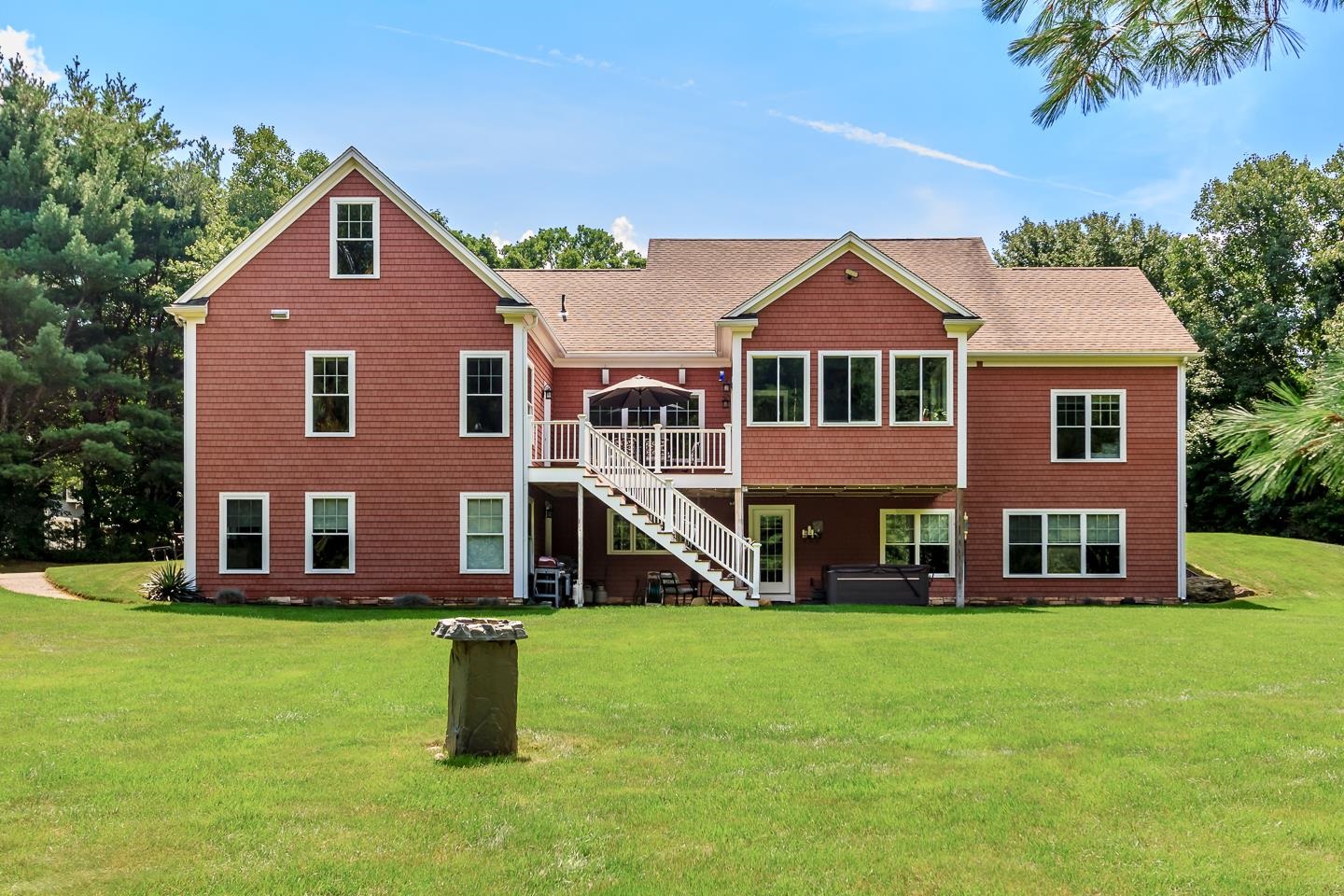 6 Rosewood St, Windham, NH 03087