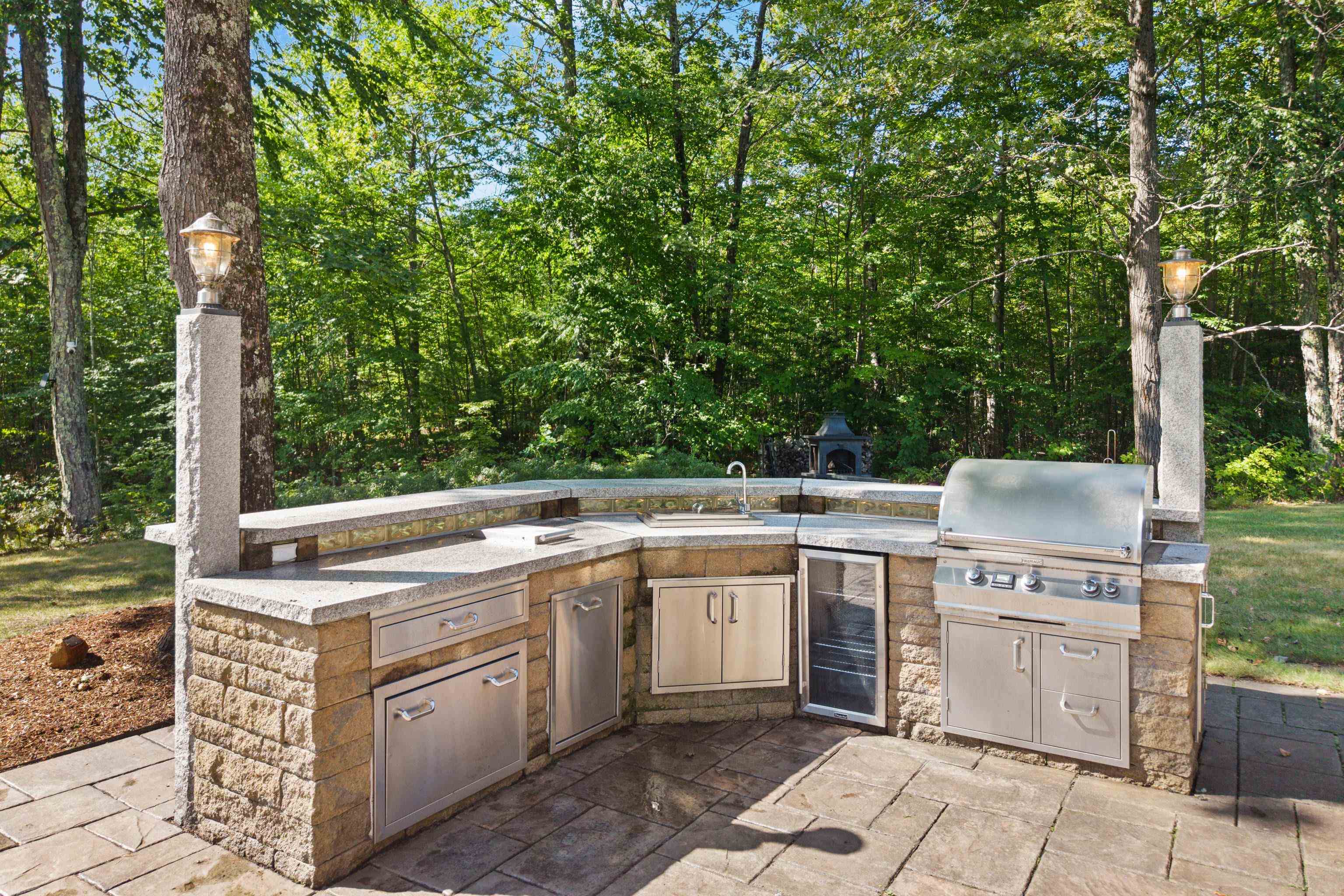 42 Moose Point Dr, Dunbarton, NH 03046