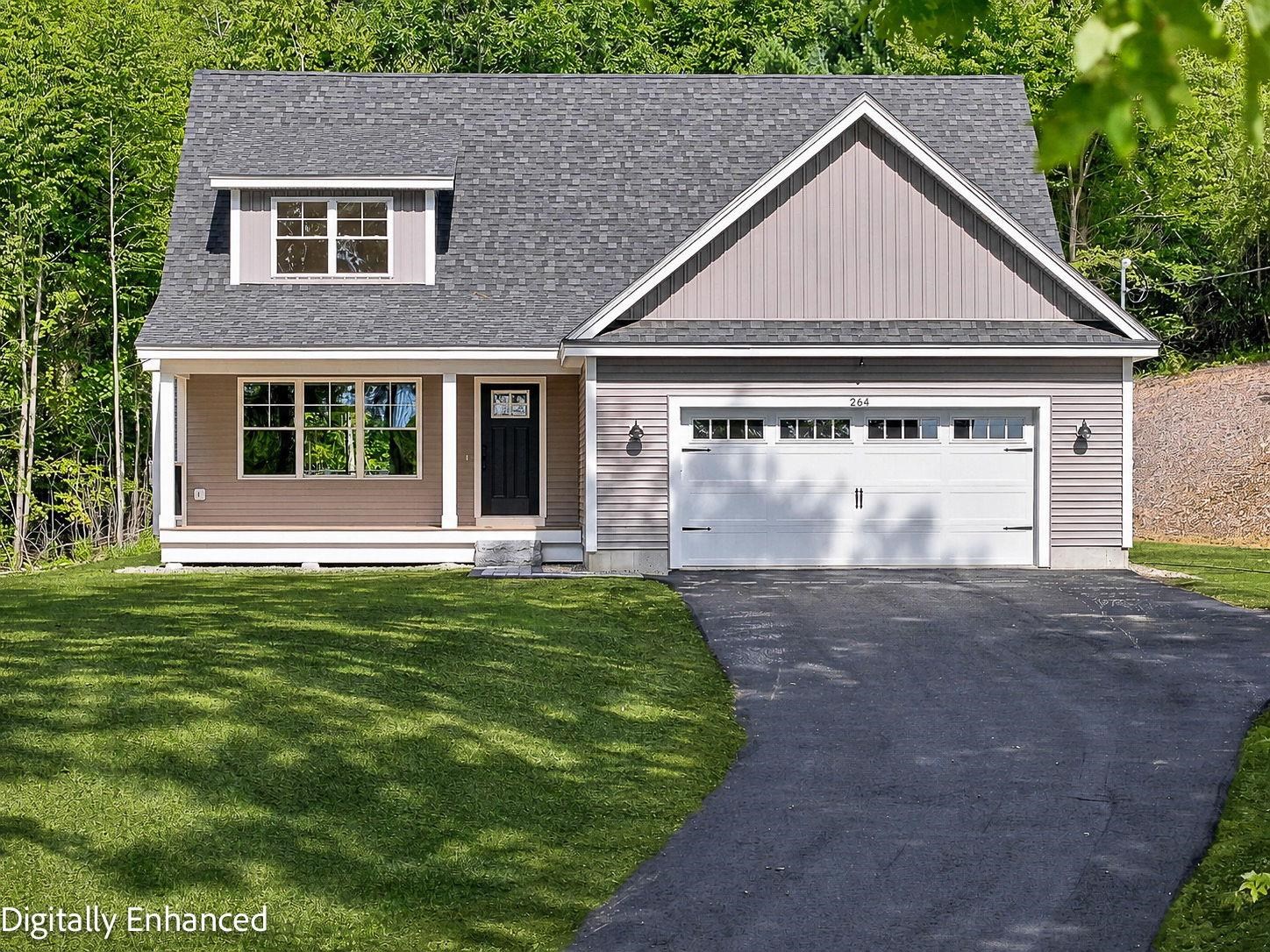 31 Moose Brook Ln, Hancock, NH 03449