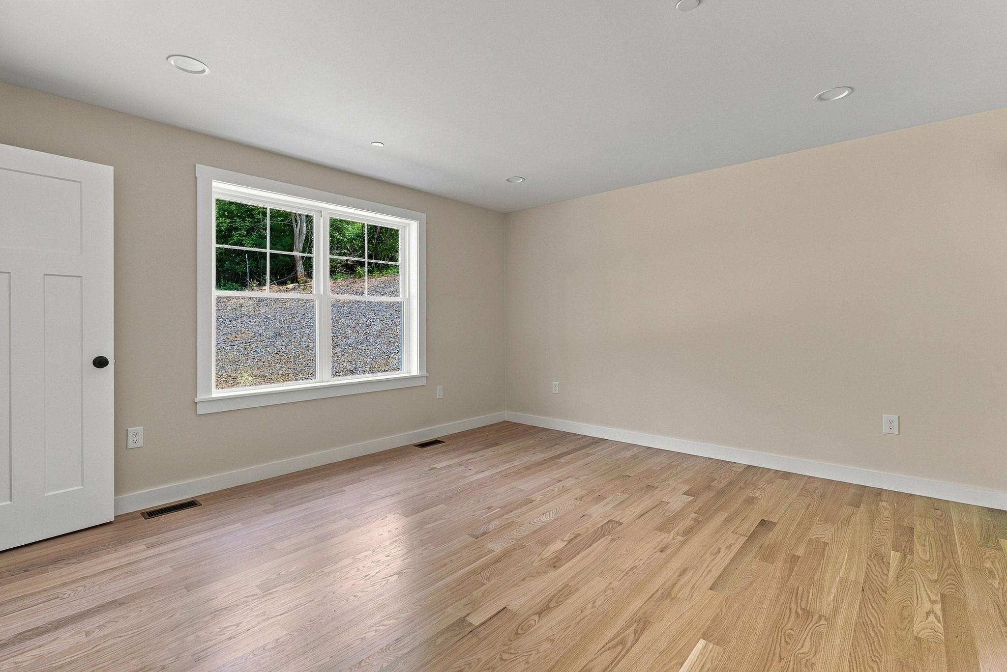1st Floor Primary Bedroom