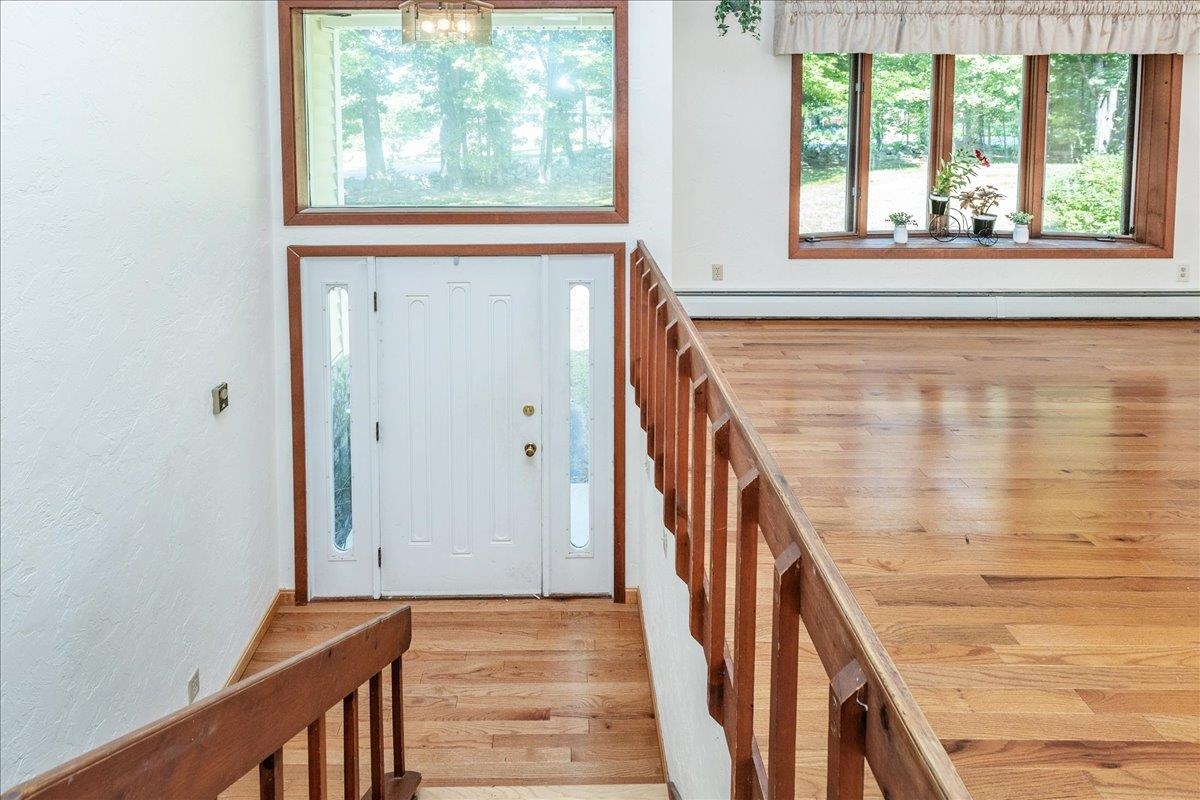 69 Peaslee Rd, Merrimack, NH 03054
