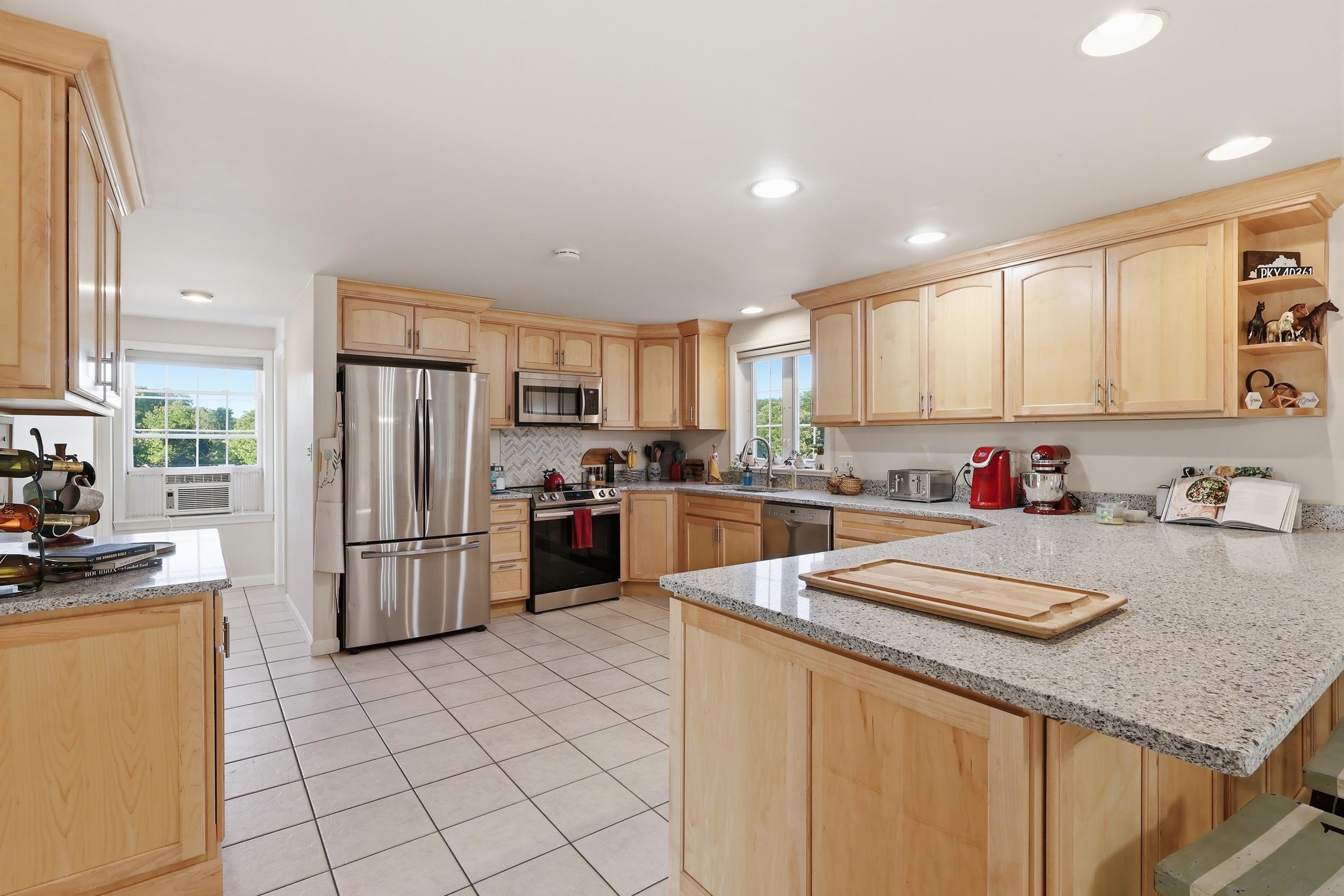 8 Lavoie Way, Somersworth, NH 03878