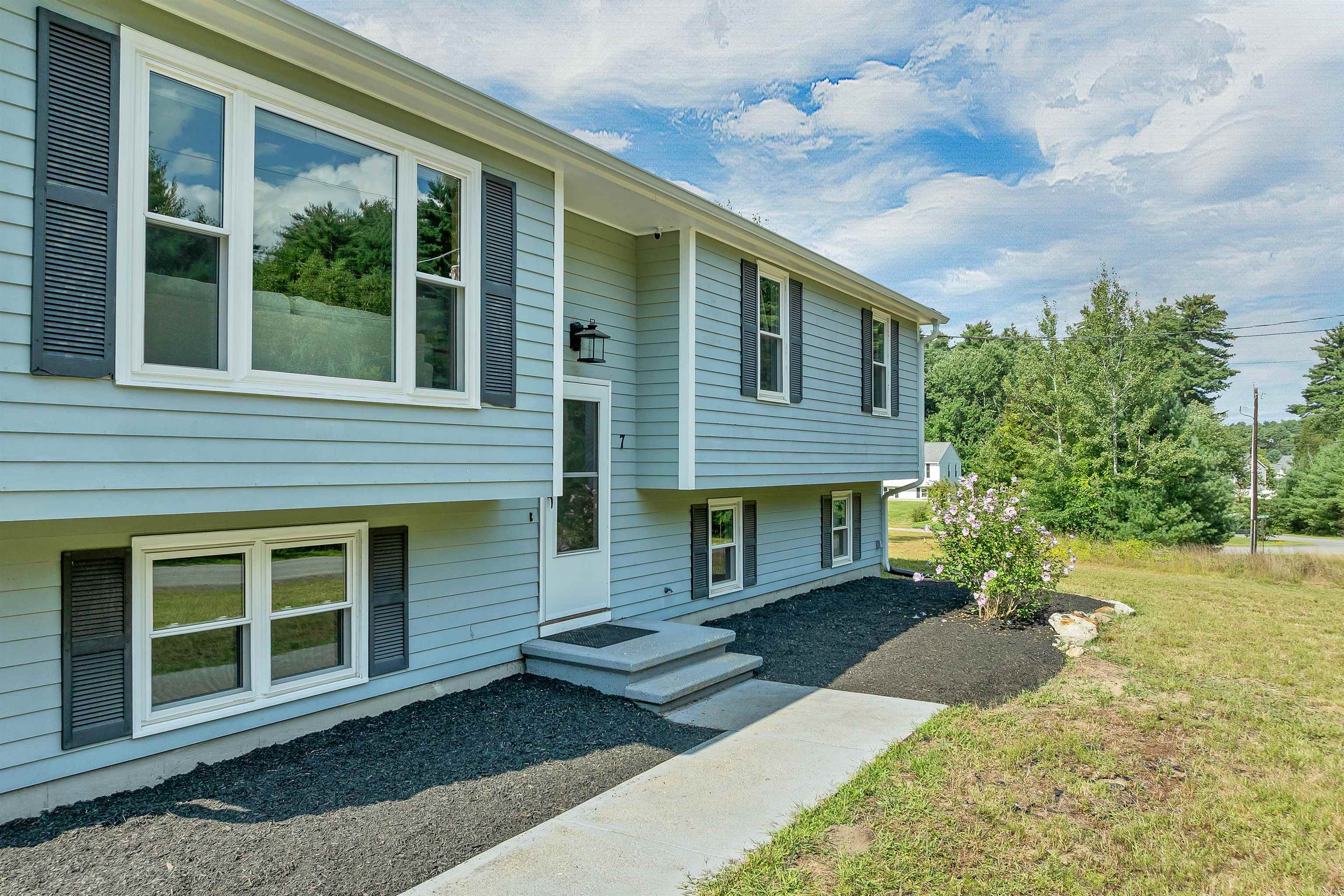 7 Manter Mill Rd, Londonderry, NH 03053