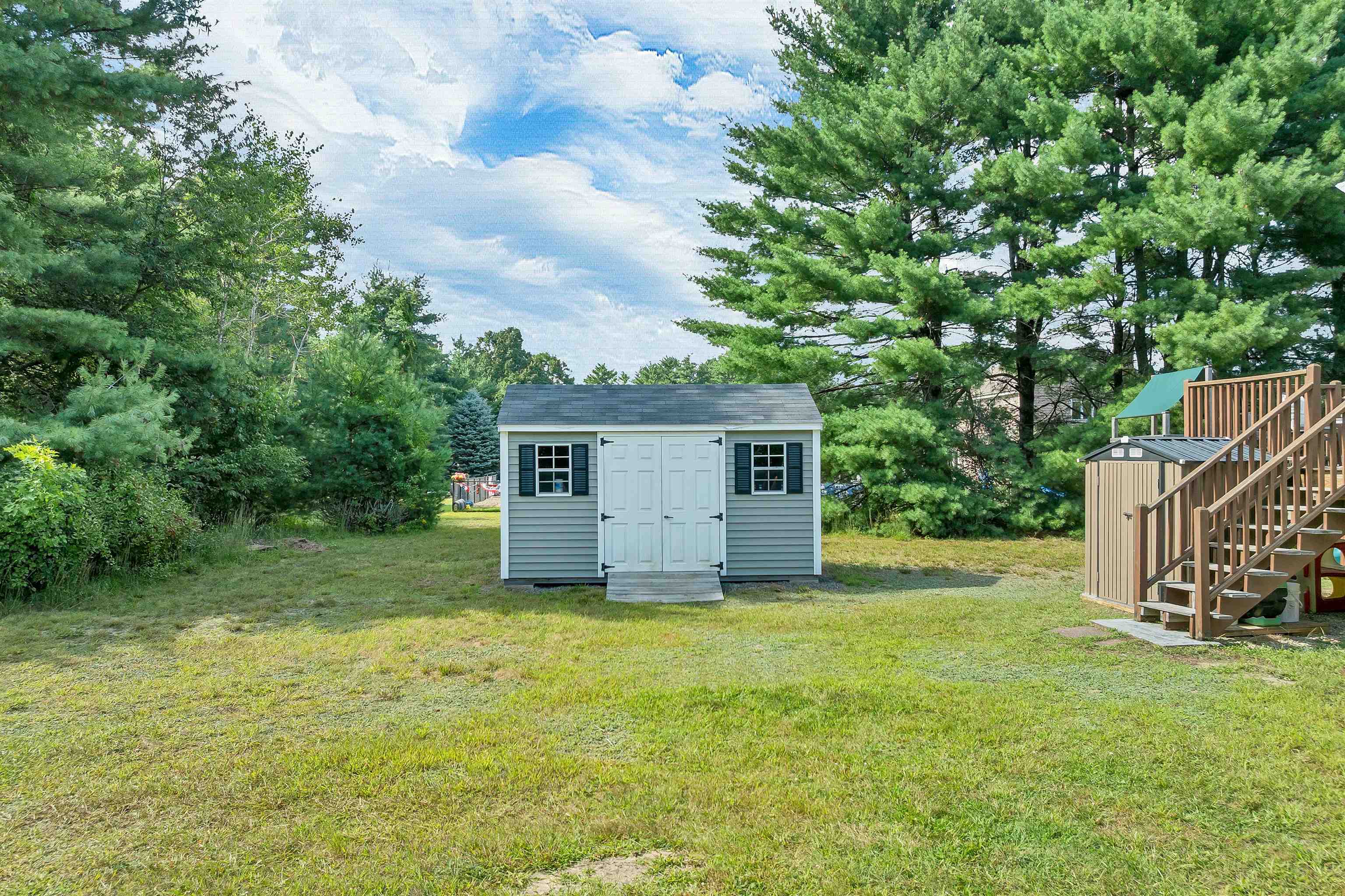7 Manter Mill Rd, Londonderry, NH 03053