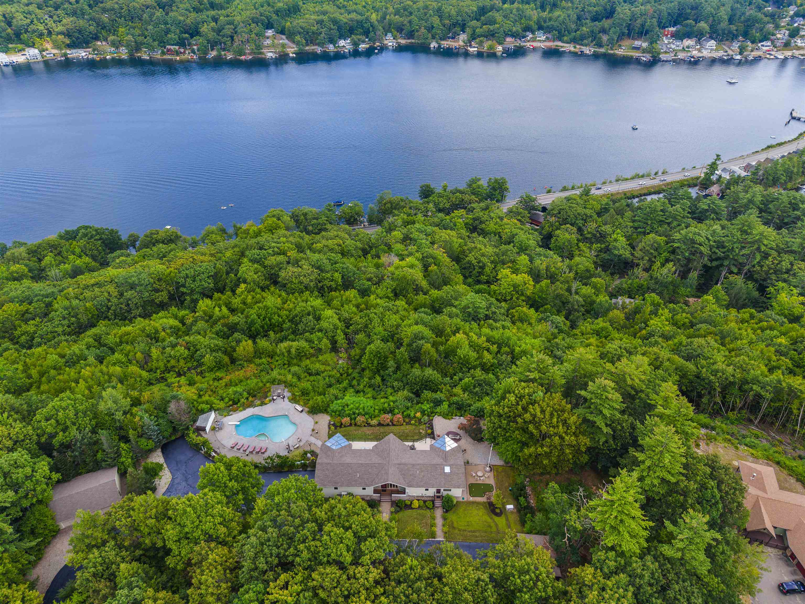 141 Lakewood Dr, Alton, NH 03810