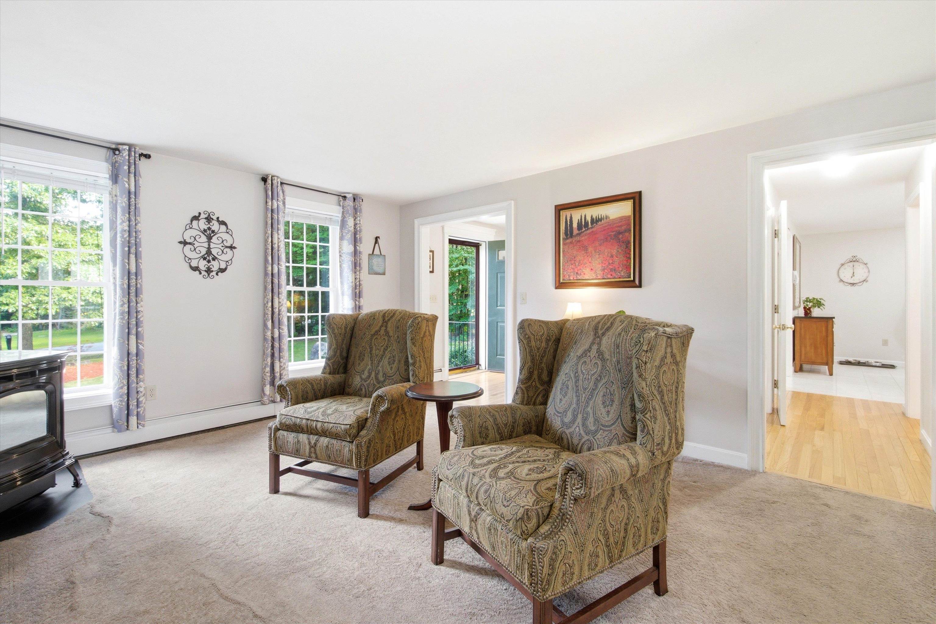 16 Alyssa Dr, Derry, NH 03038