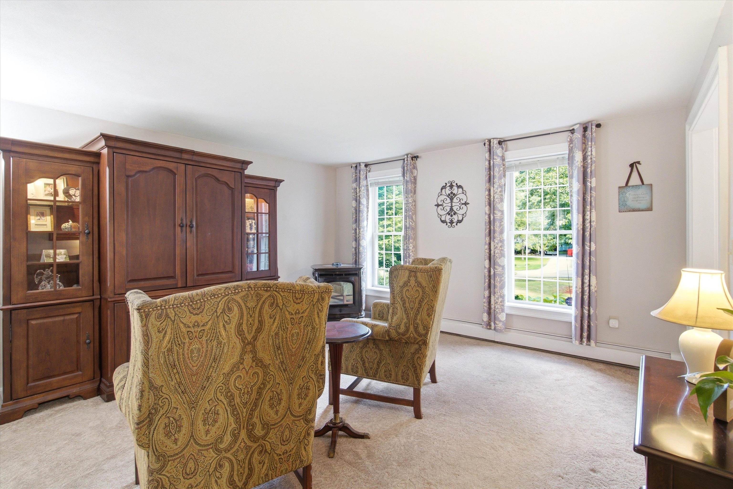 16 Alyssa Dr, Derry, NH 03038