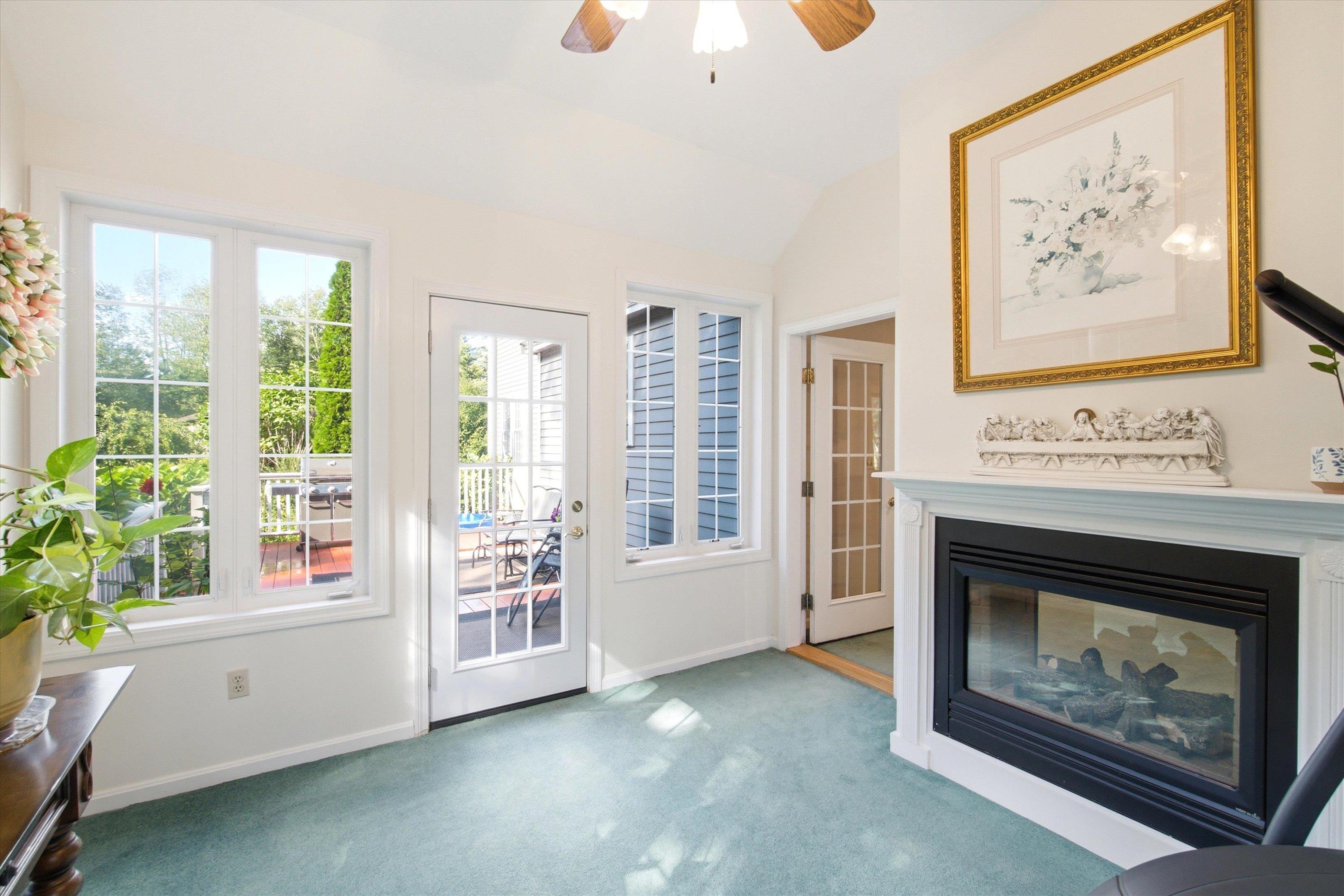 16 Alyssa Dr, Derry, NH 03038