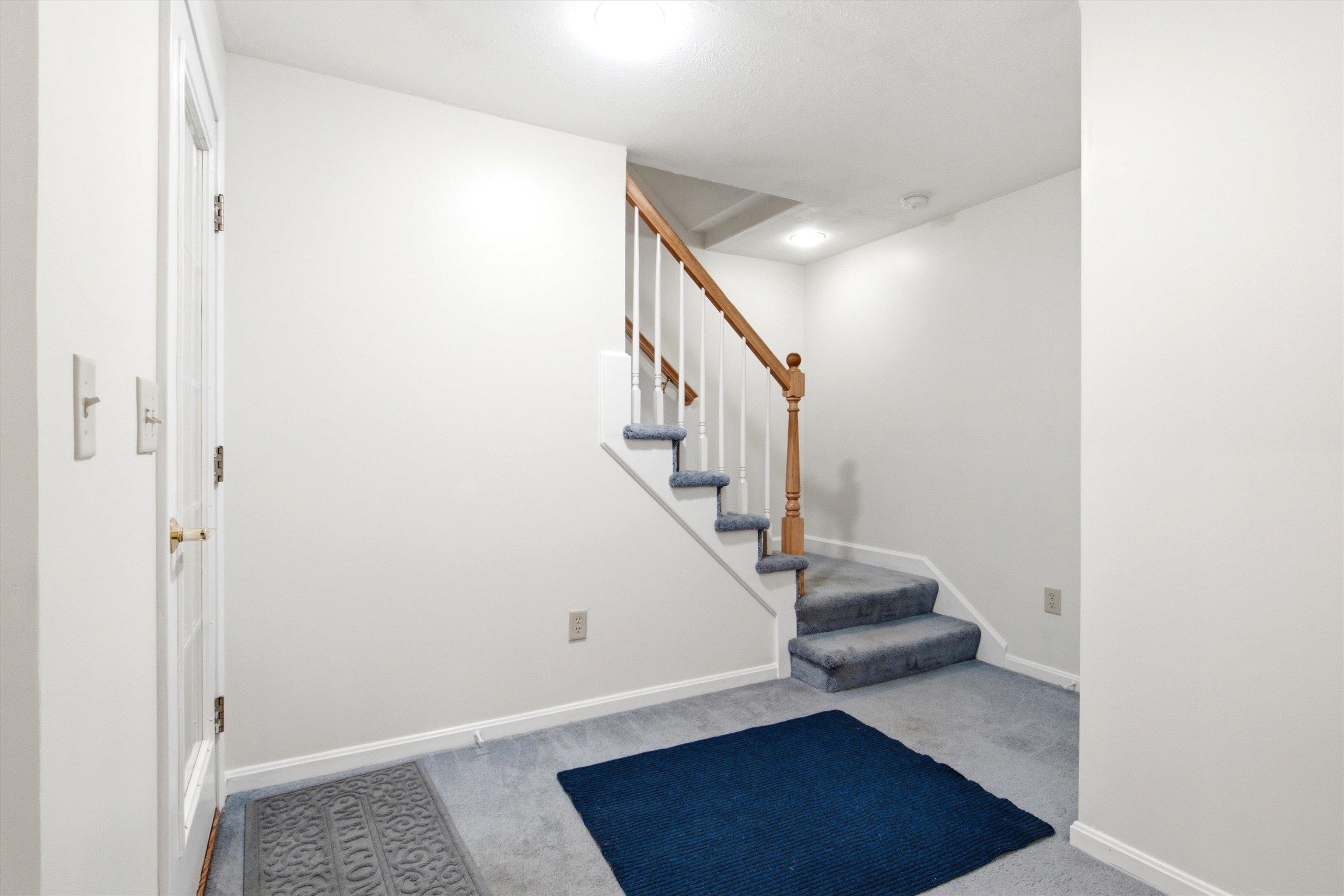 16 Alyssa Dr, Derry, NH 03038