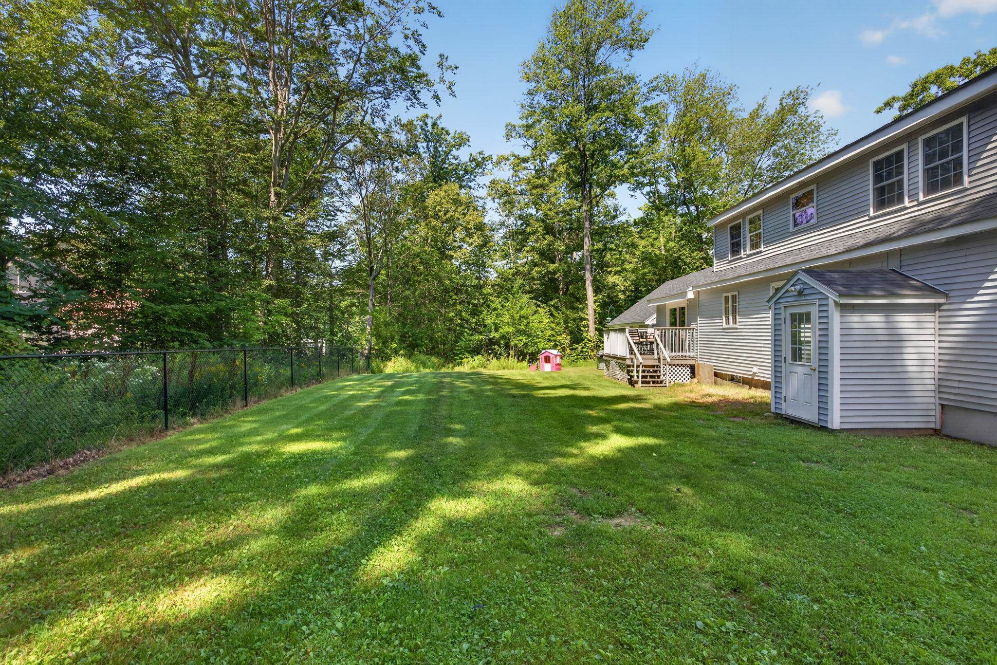 7 Merrick Rd, Raymond, NH 03077