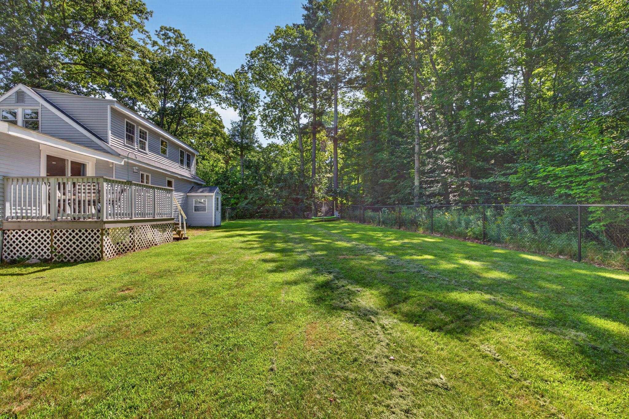 7 Merrick Rd, Raymond, NH 03077