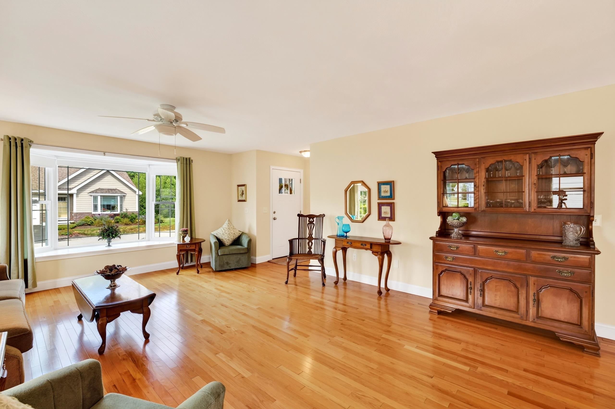 15 Monarch Way, Kingston, NH 03848
