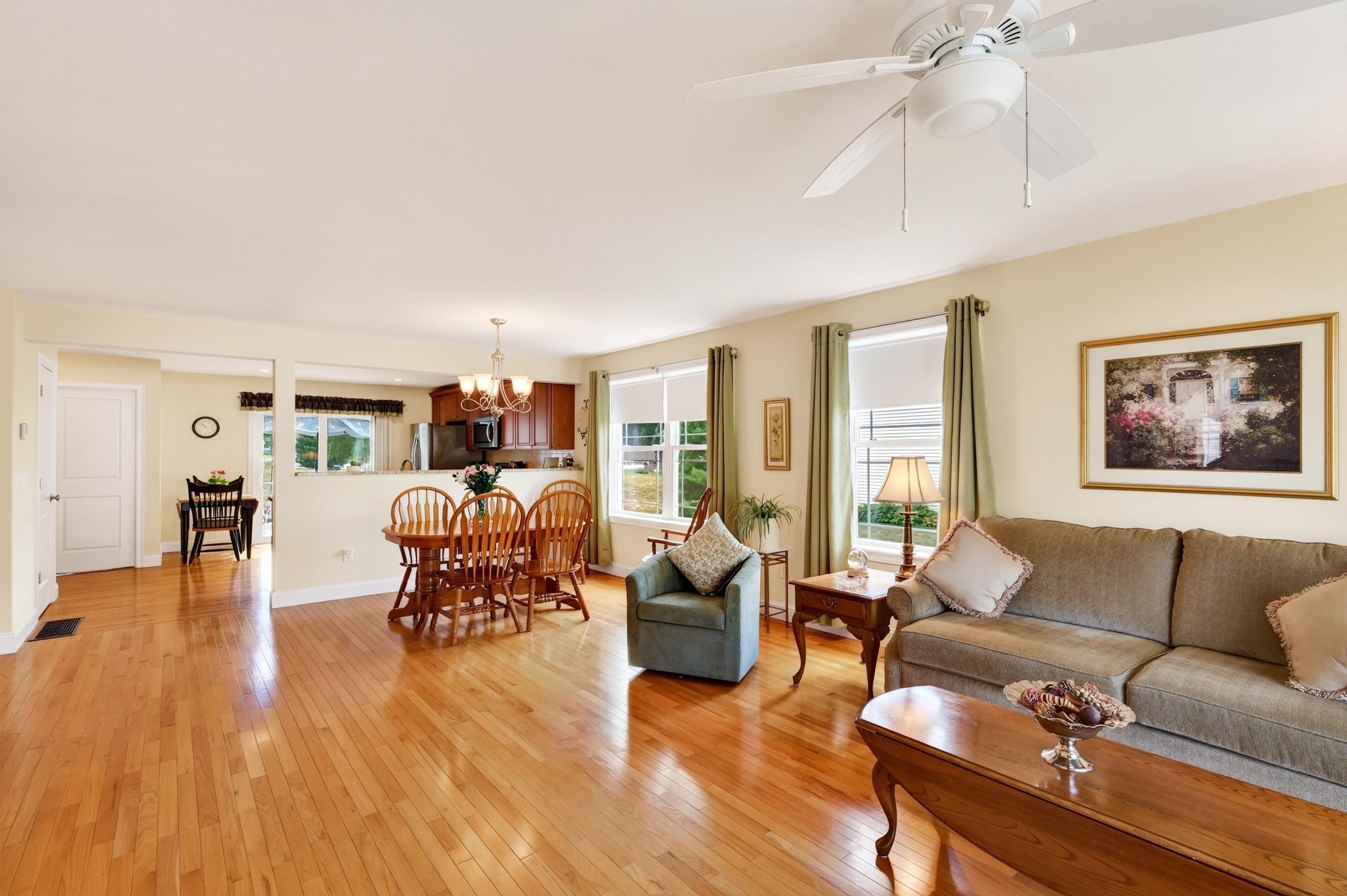 15 Monarch Way, Kingston, NH 03848