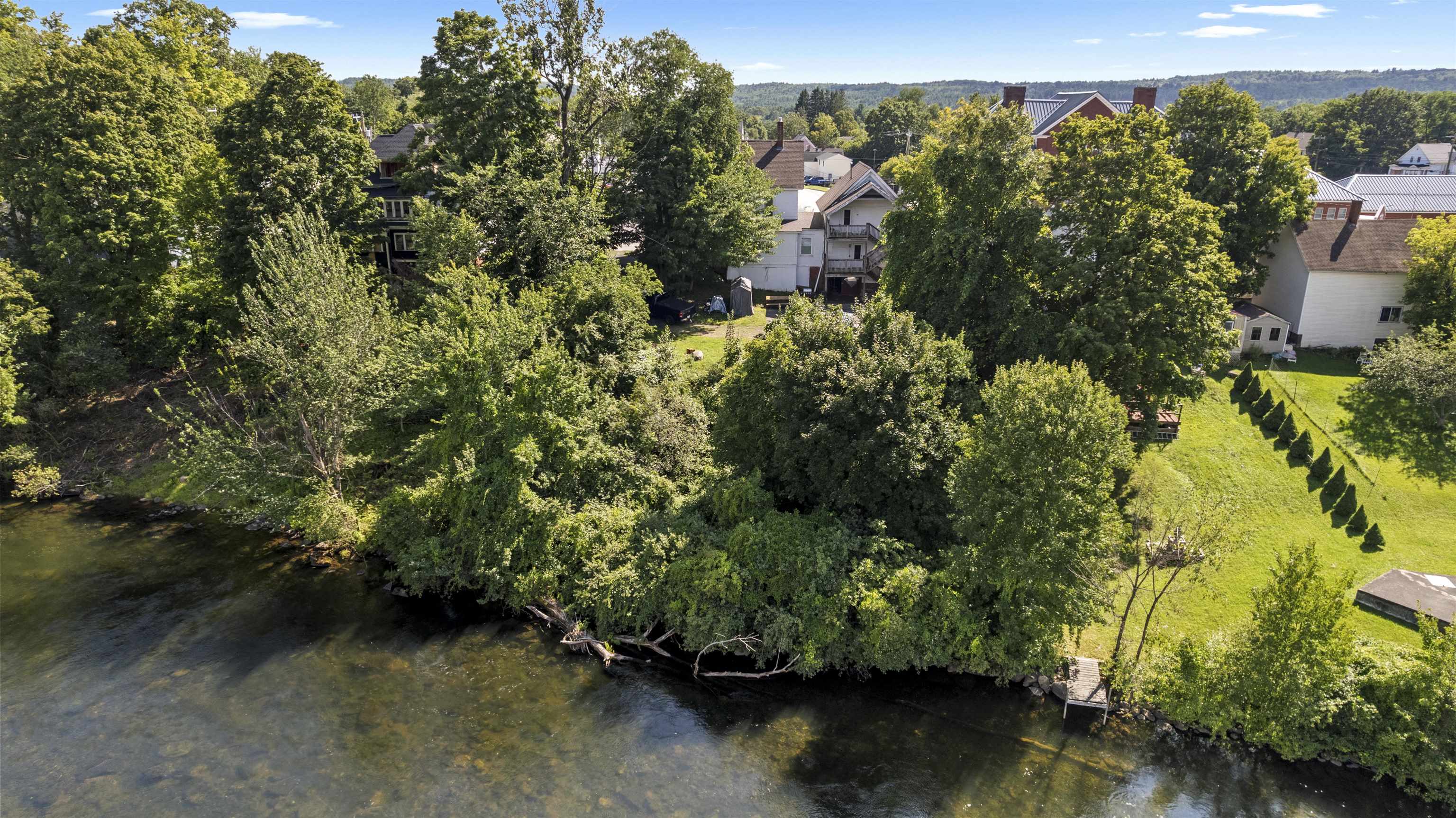 12 Elm St, Northfield, NH 03276