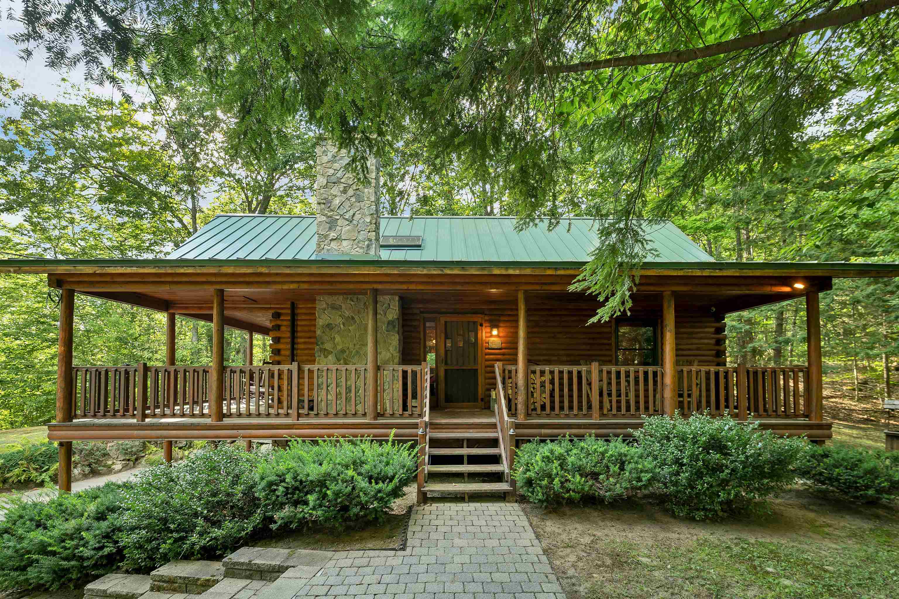 40 Lindsley Cir, Campton, NH 03223