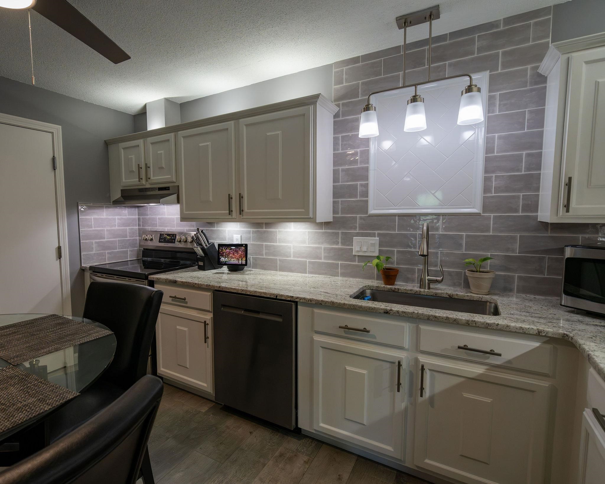 3rd image of 6 Autumn Leaf Dr #18, Nashua, NH 03060 | MLS# 5106856