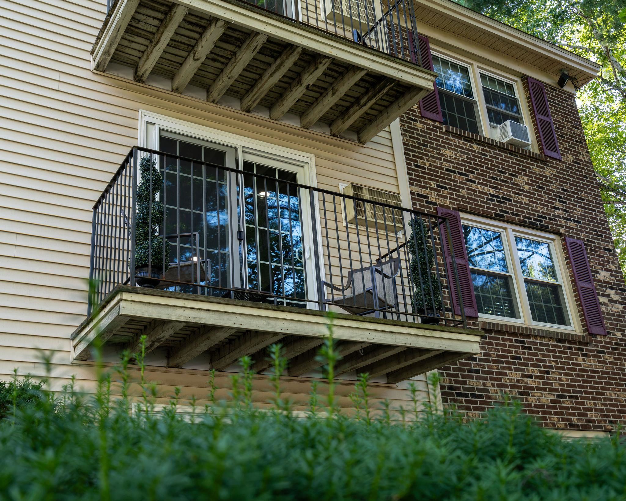6 Autumn Leaf Dr #18, Nashua, NH 03060