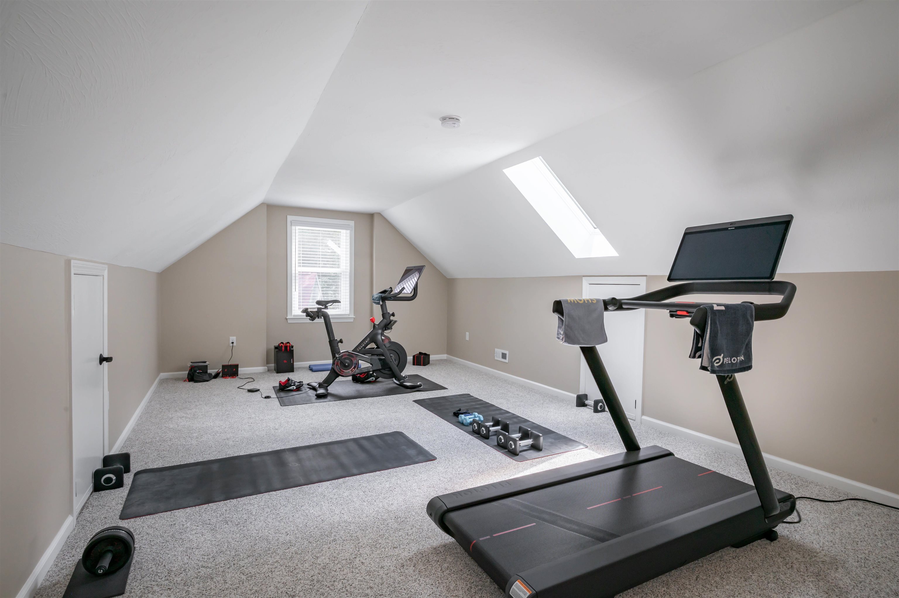 Bonus Room on 2nd Floor