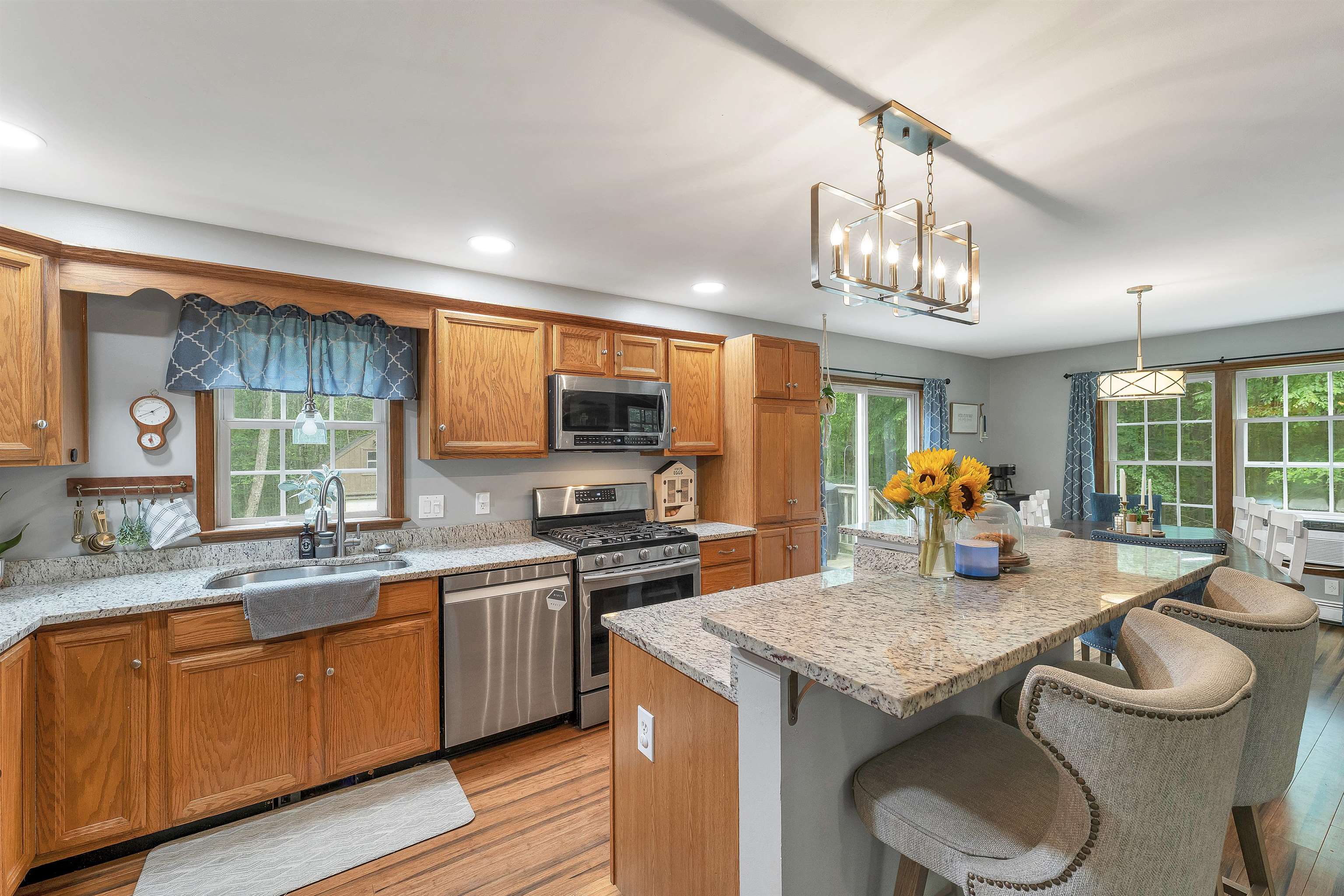 73 Stevens Hill Rd, Nottingham, NH 03290