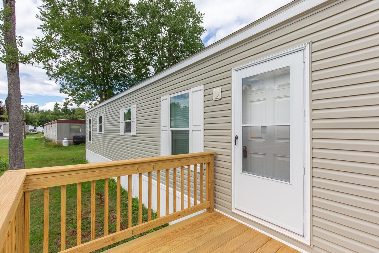 16 South Emperor Dr, Concord, NH 03303