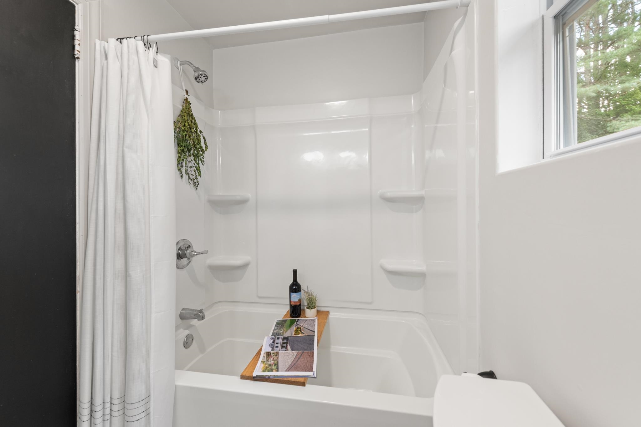 full bathroom on on main level