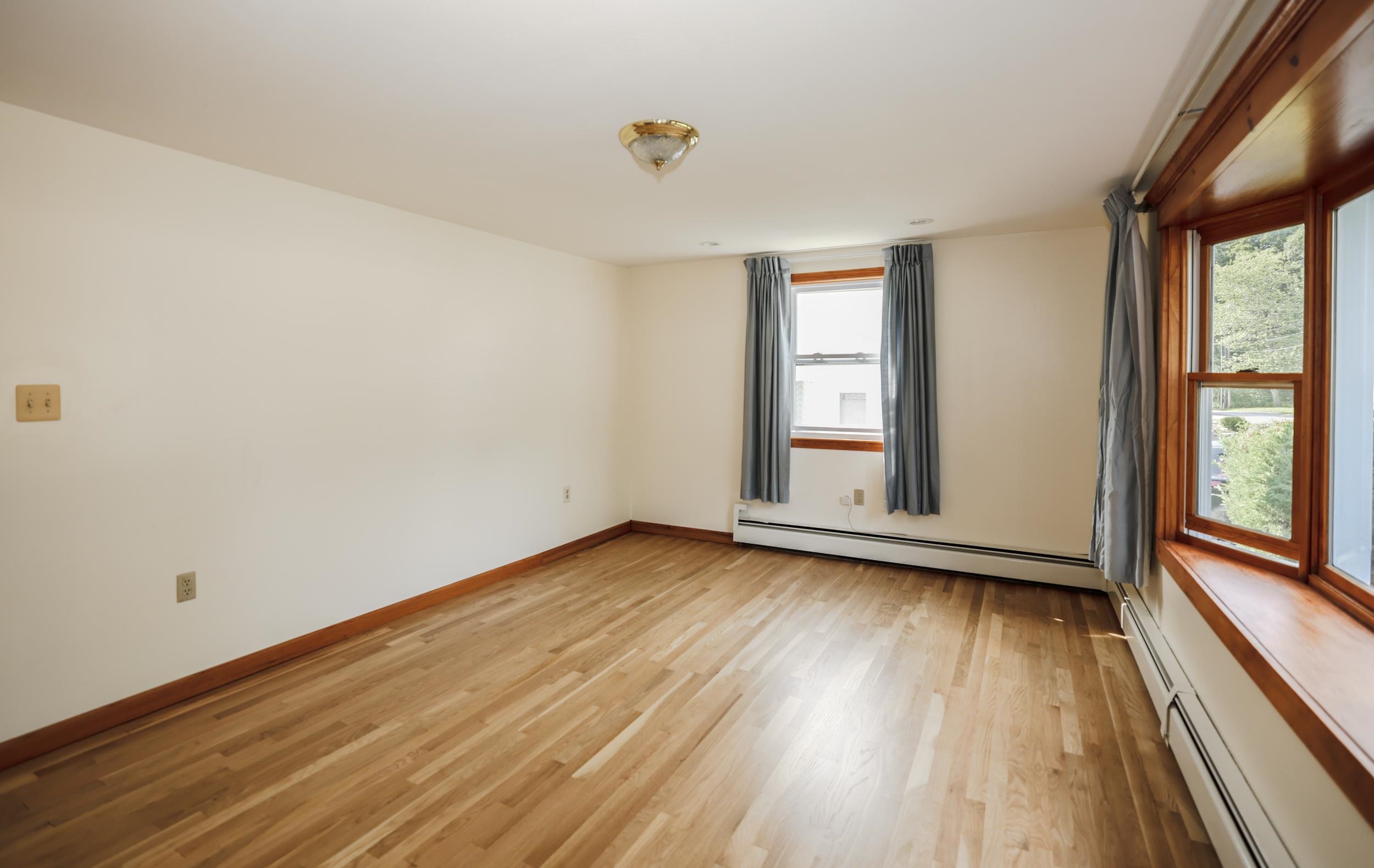 9 Roby St, Nashua, NH 03060